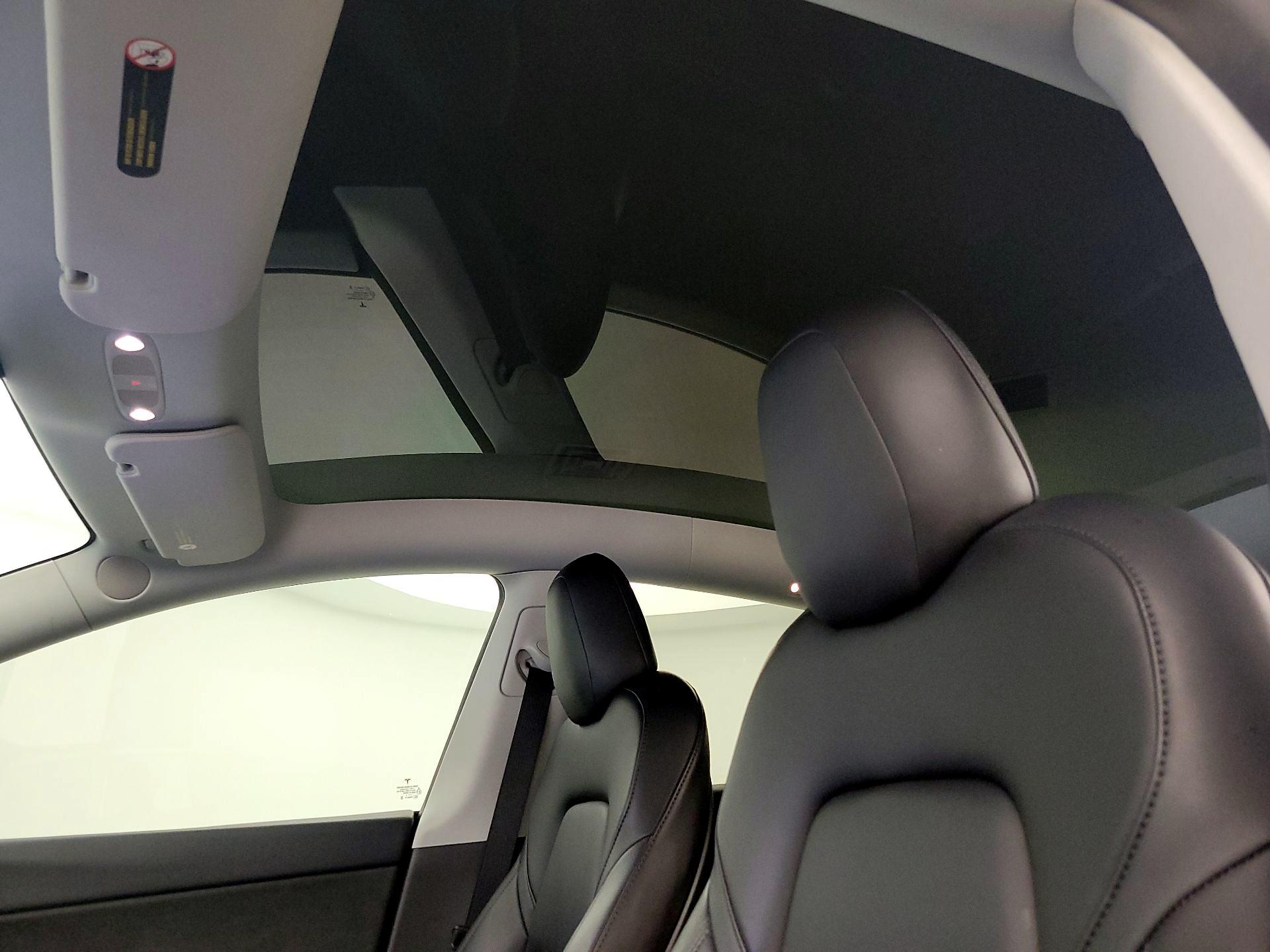 Thumbnail: 2022 Tesla Model Y - 18