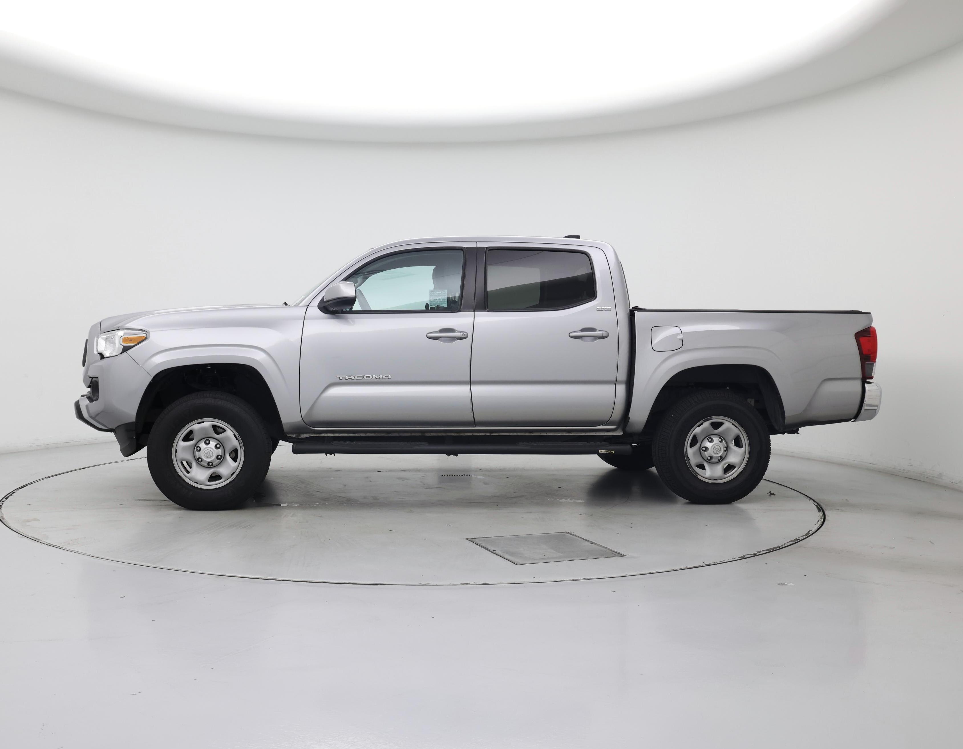 Thumbnail: 2020 Toyota Tacoma - 3