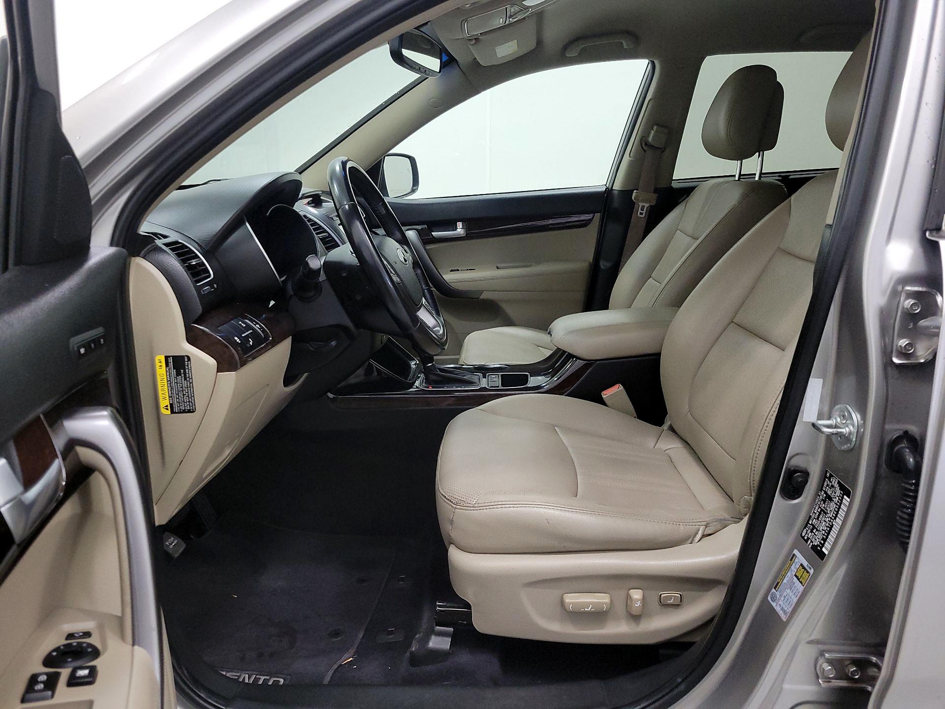 Thumbnail: 2014 Kia Sorento - 11