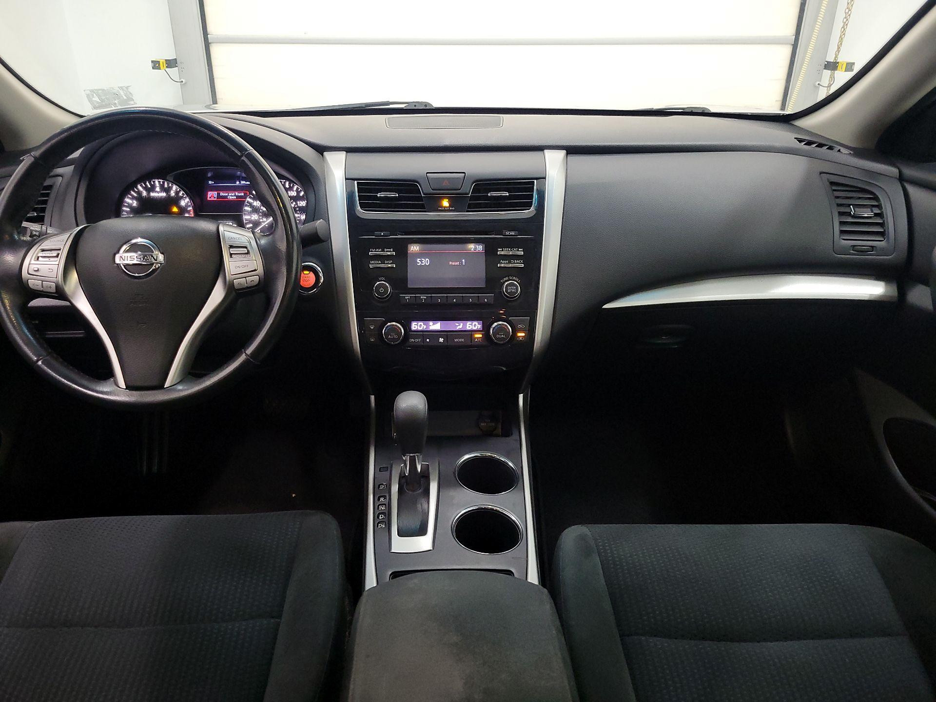 Thumbnail: 2015 Nissan Altima - 9