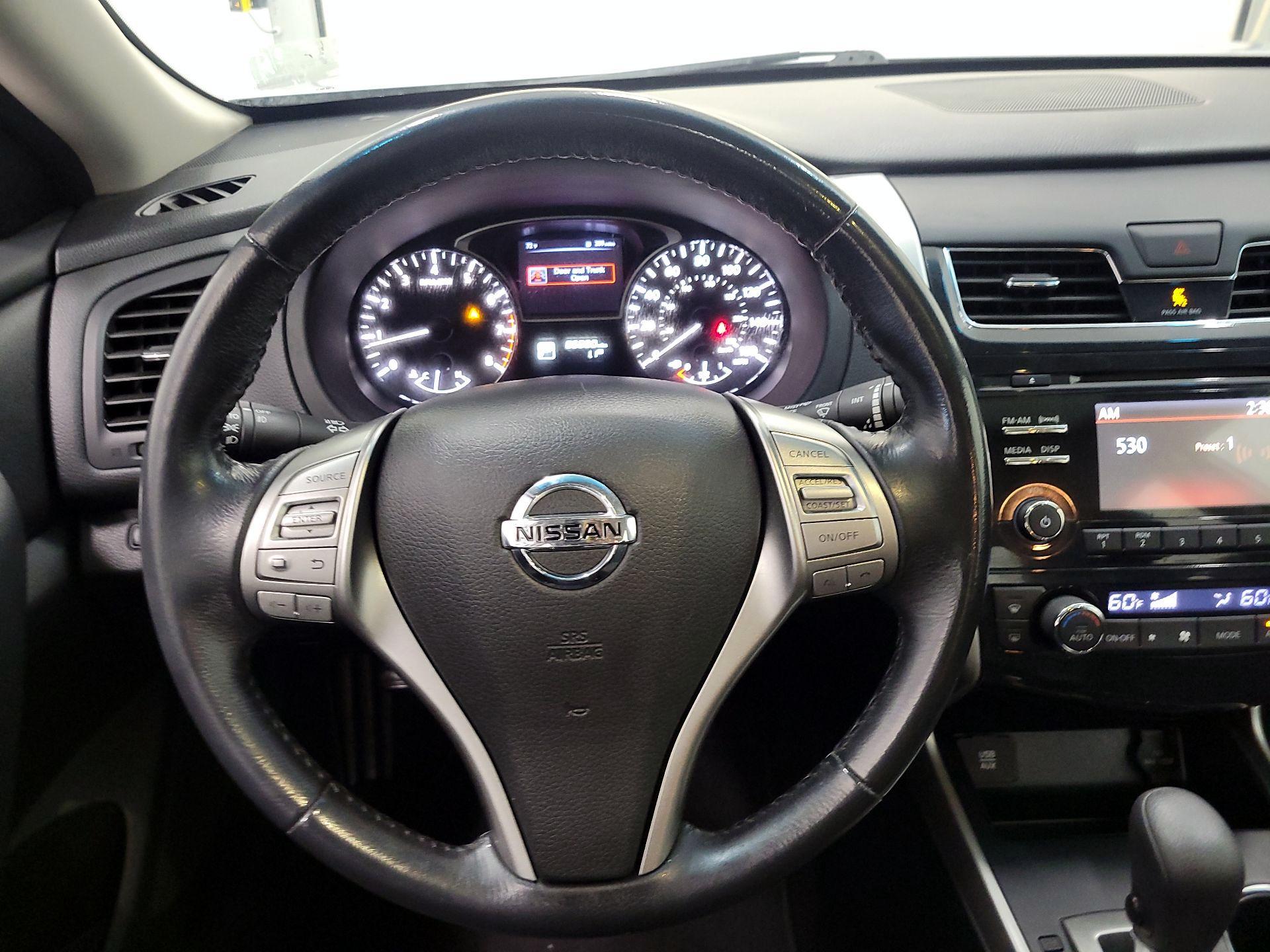 Thumbnail: 2015 Nissan Altima - 10