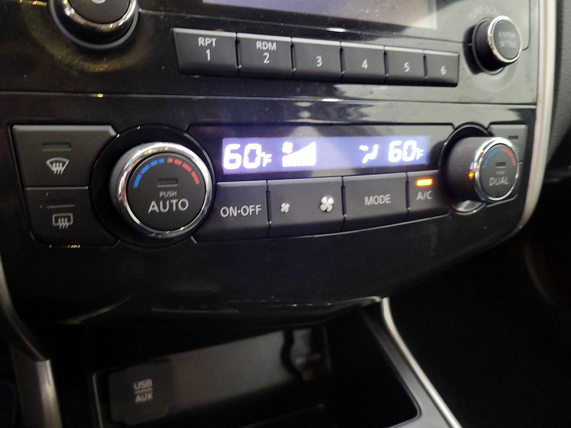 Thumbnail: 2015 Nissan Altima - 16