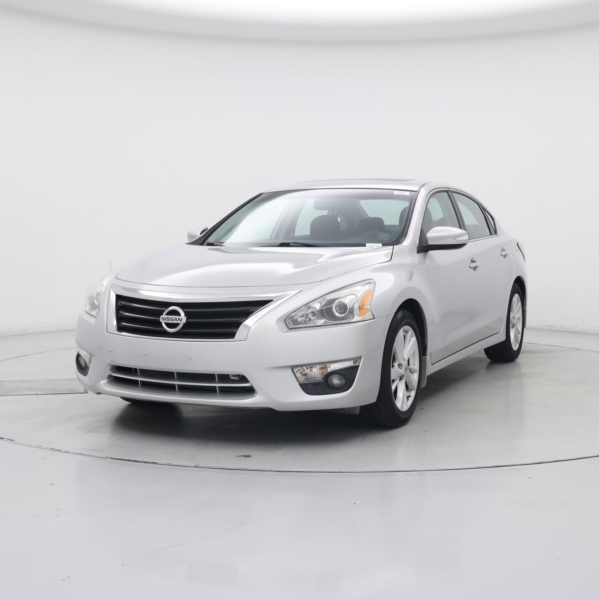 Thumbnail: 2015 Nissan Altima - 4