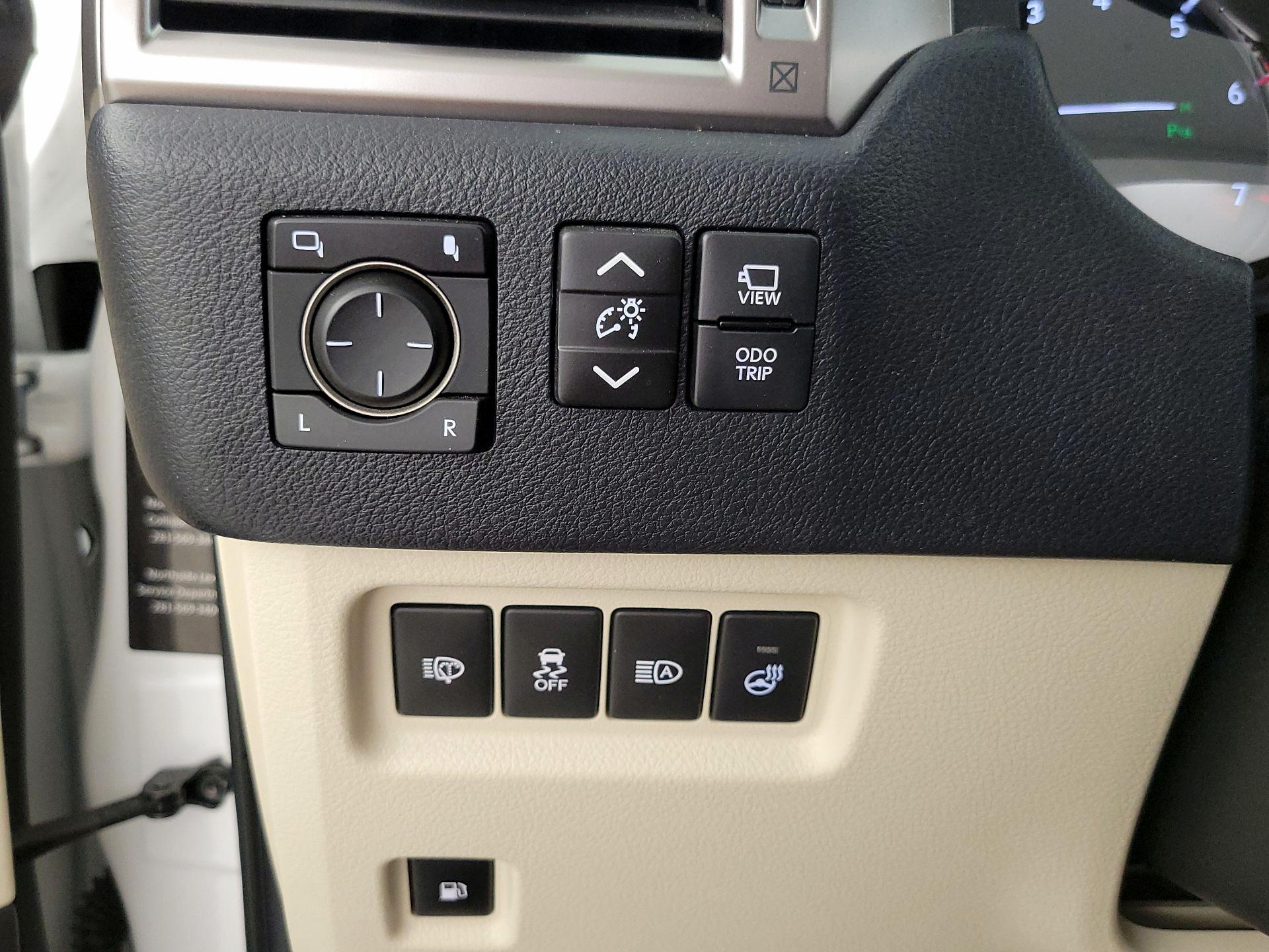 Thumbnail: 2022 Lexus GX - 13