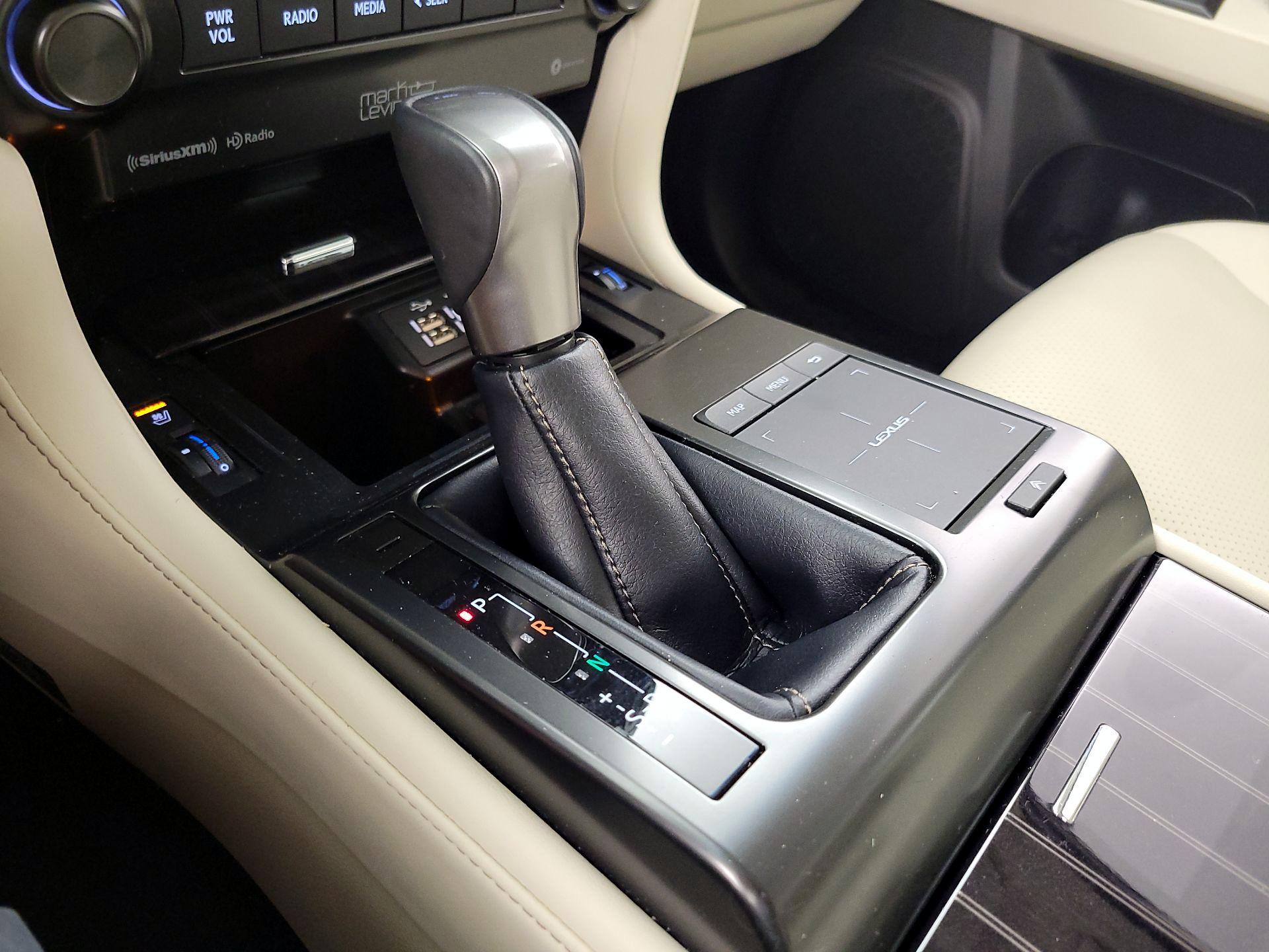 Thumbnail: 2022 Lexus GX - 18