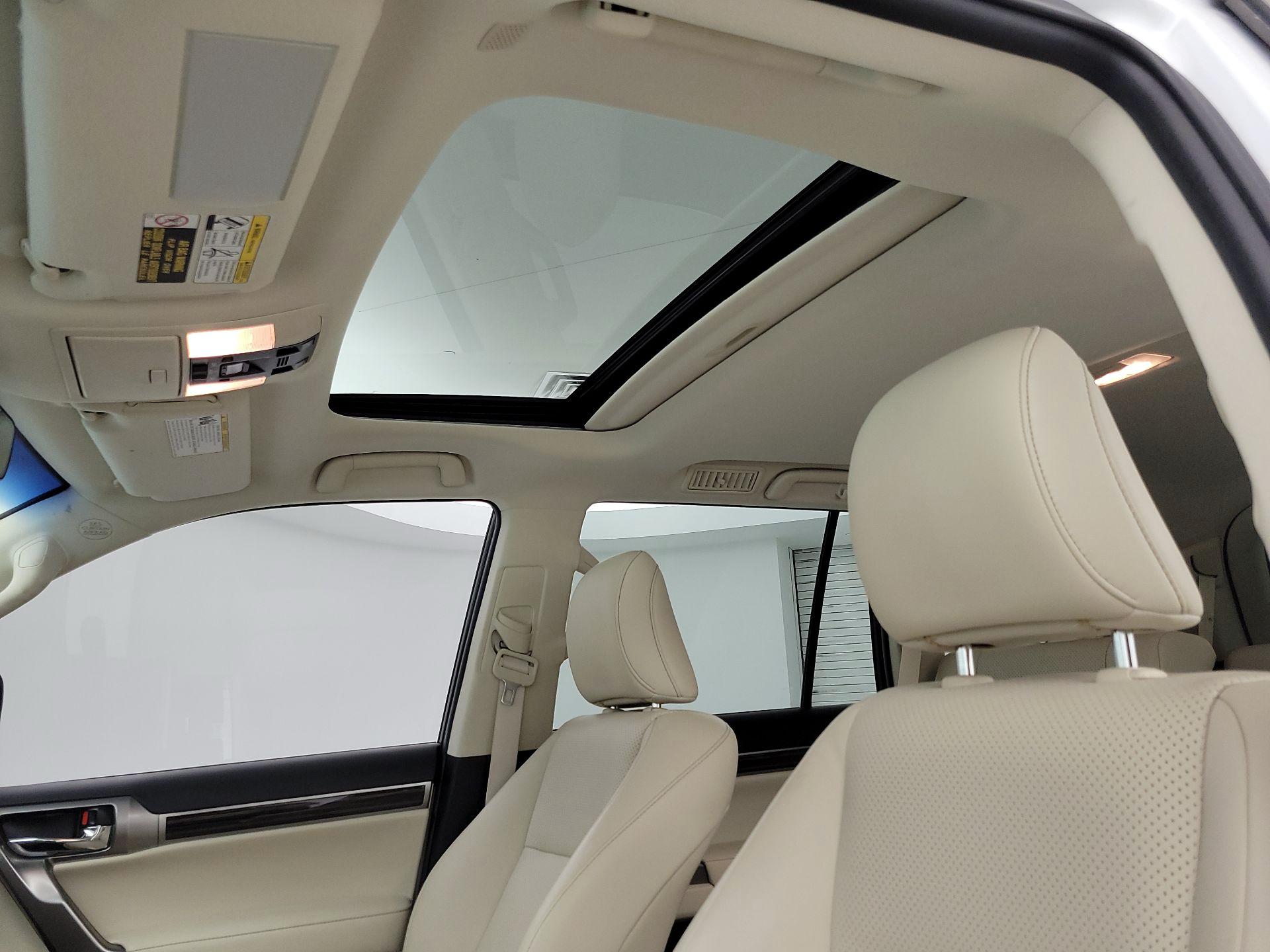 Thumbnail: 2022 Lexus GX - 20