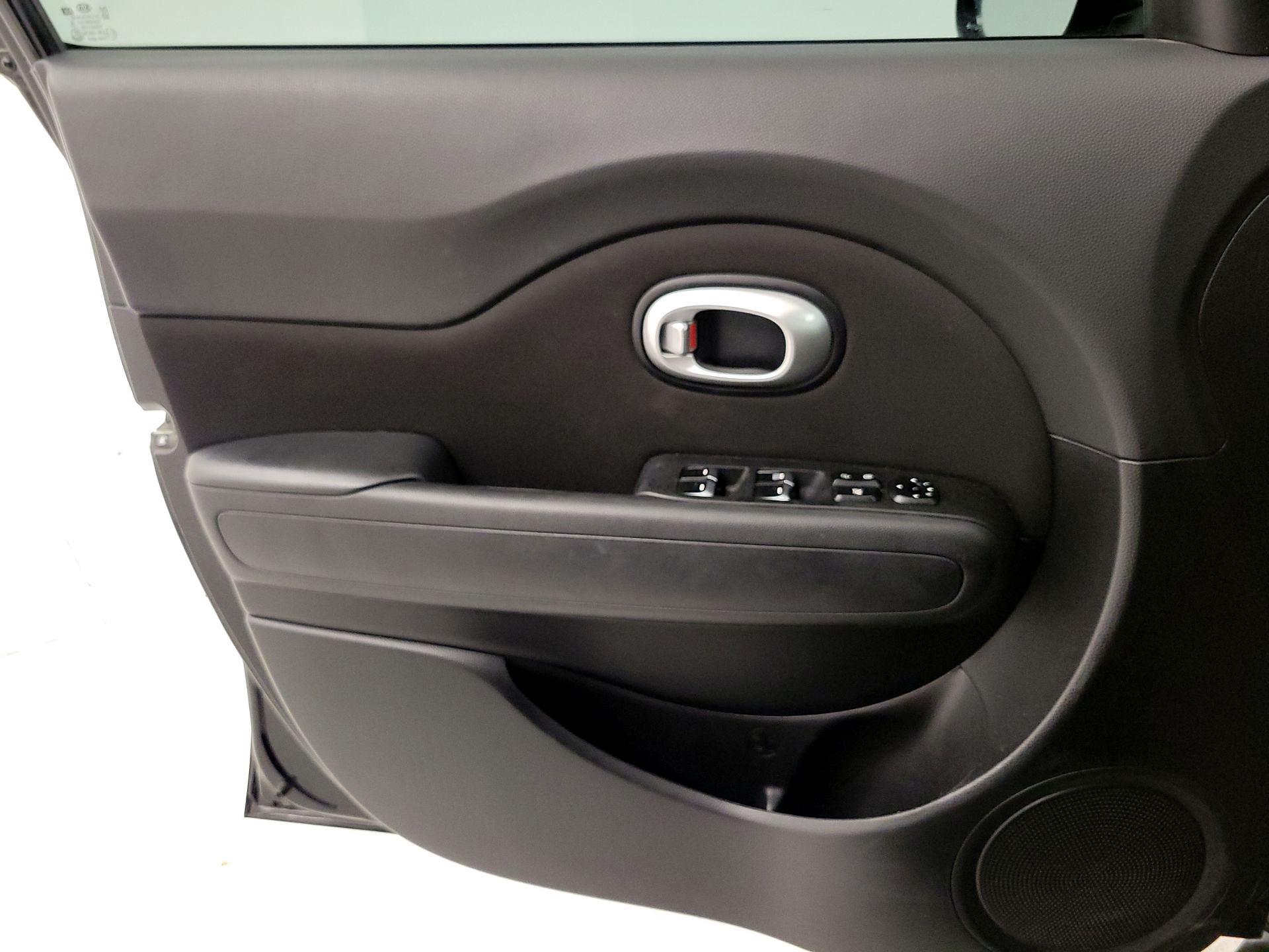 Thumbnail: 2018 Kia Soul - 12