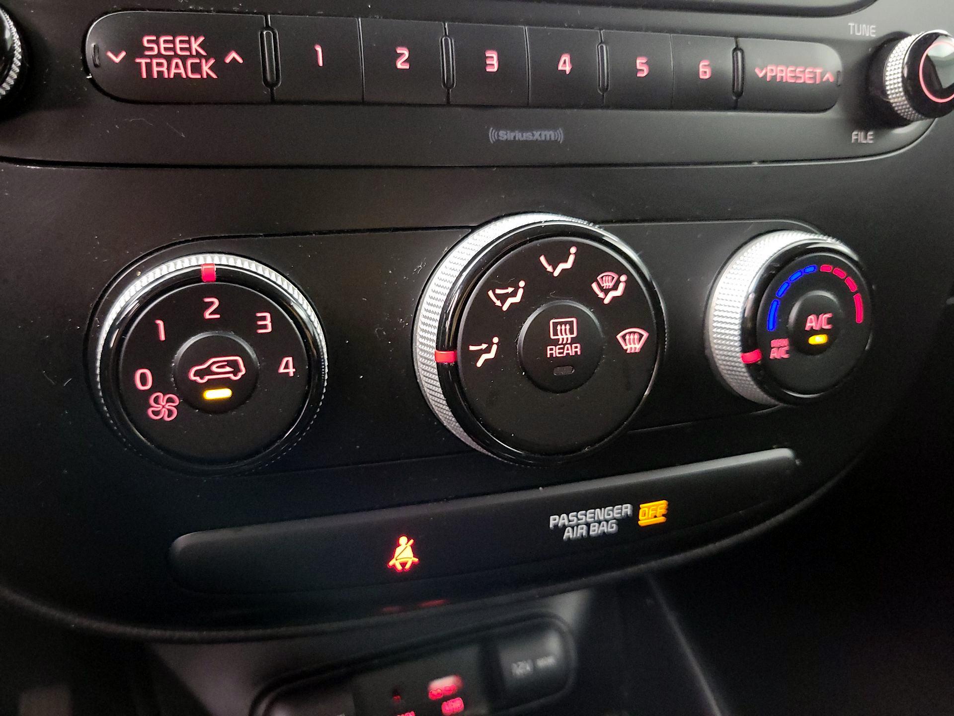 Thumbnail: 2018 Kia Soul - 15