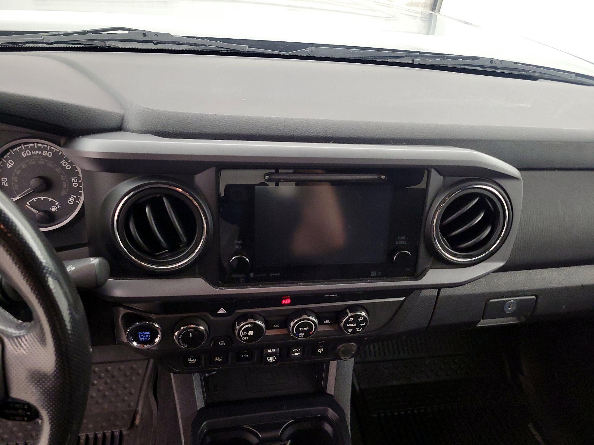 Thumbnail: 2019 Toyota Tacoma - 9