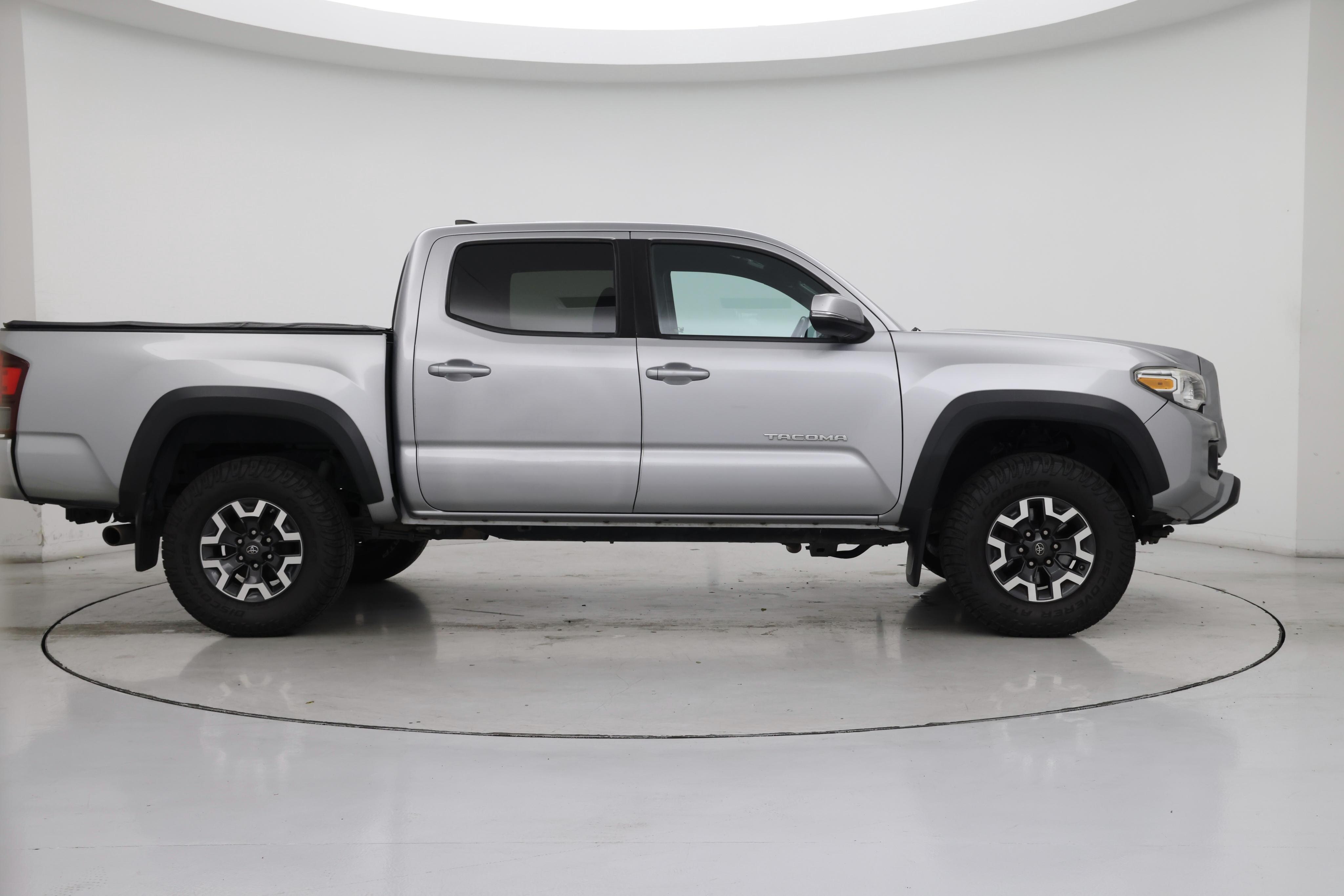 Thumbnail: 2019 Toyota Tacoma - 7