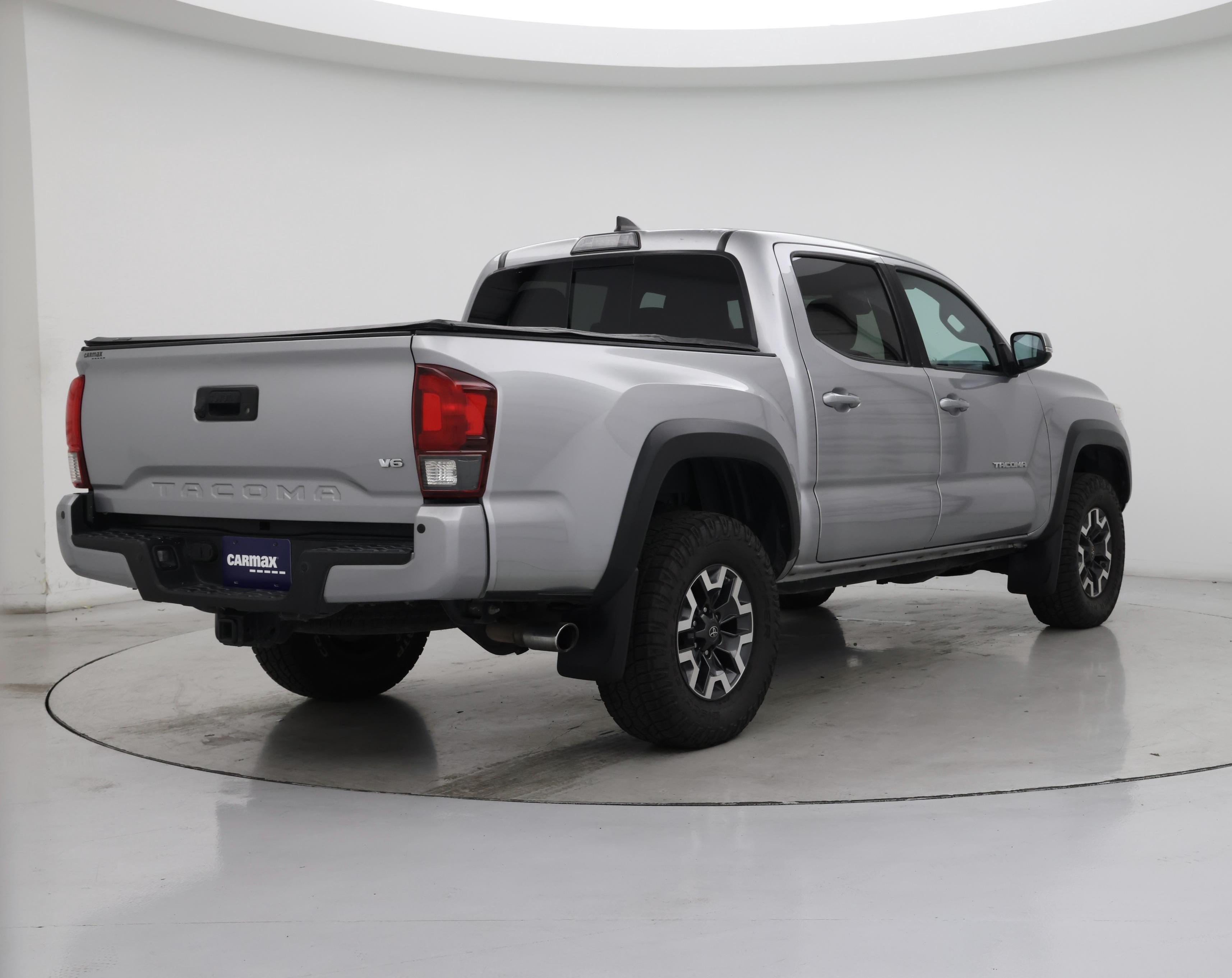 Thumbnail: 2019 Toyota Tacoma - 8