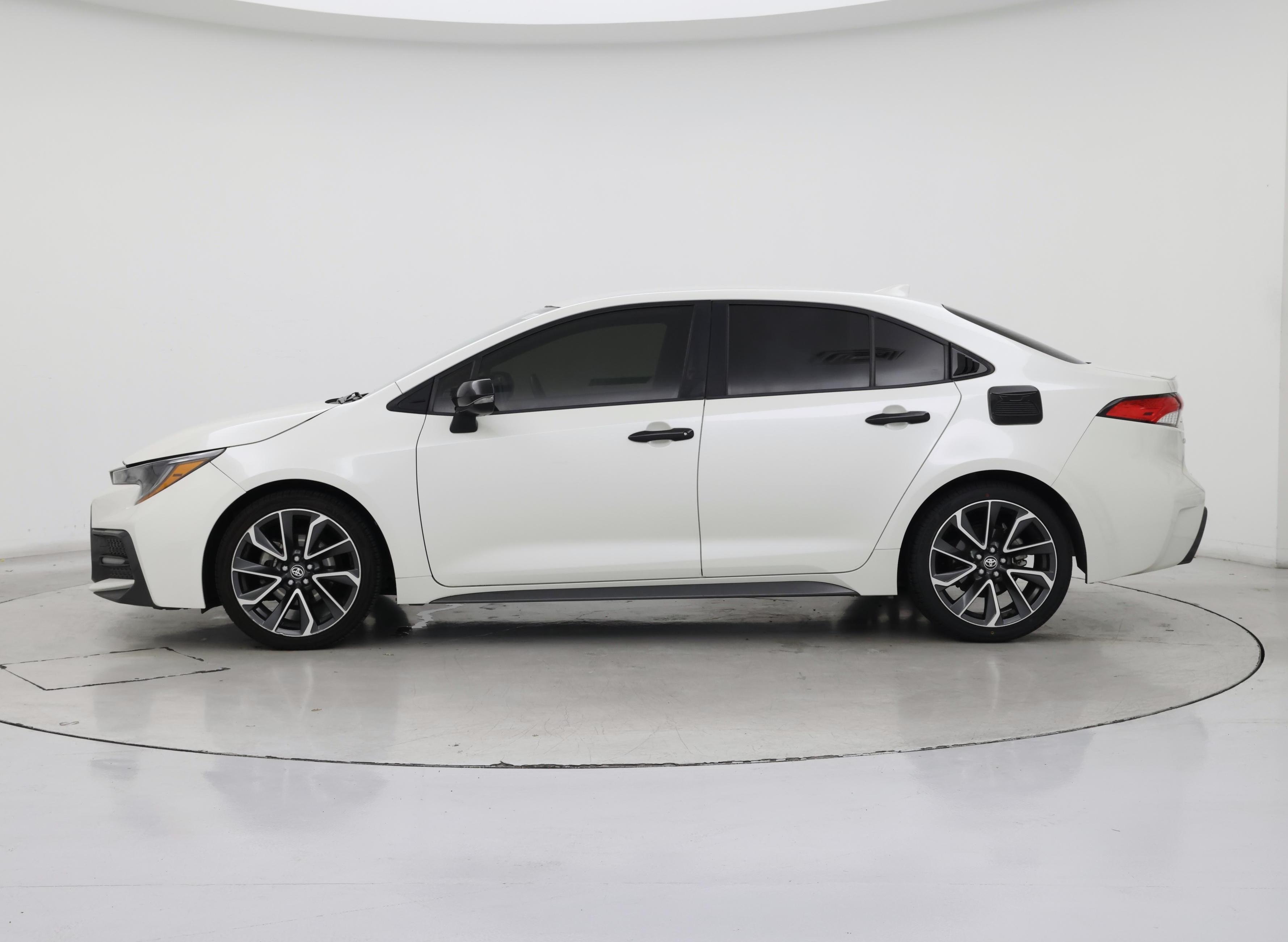 Thumbnail: 2021 Toyota Corolla - 3