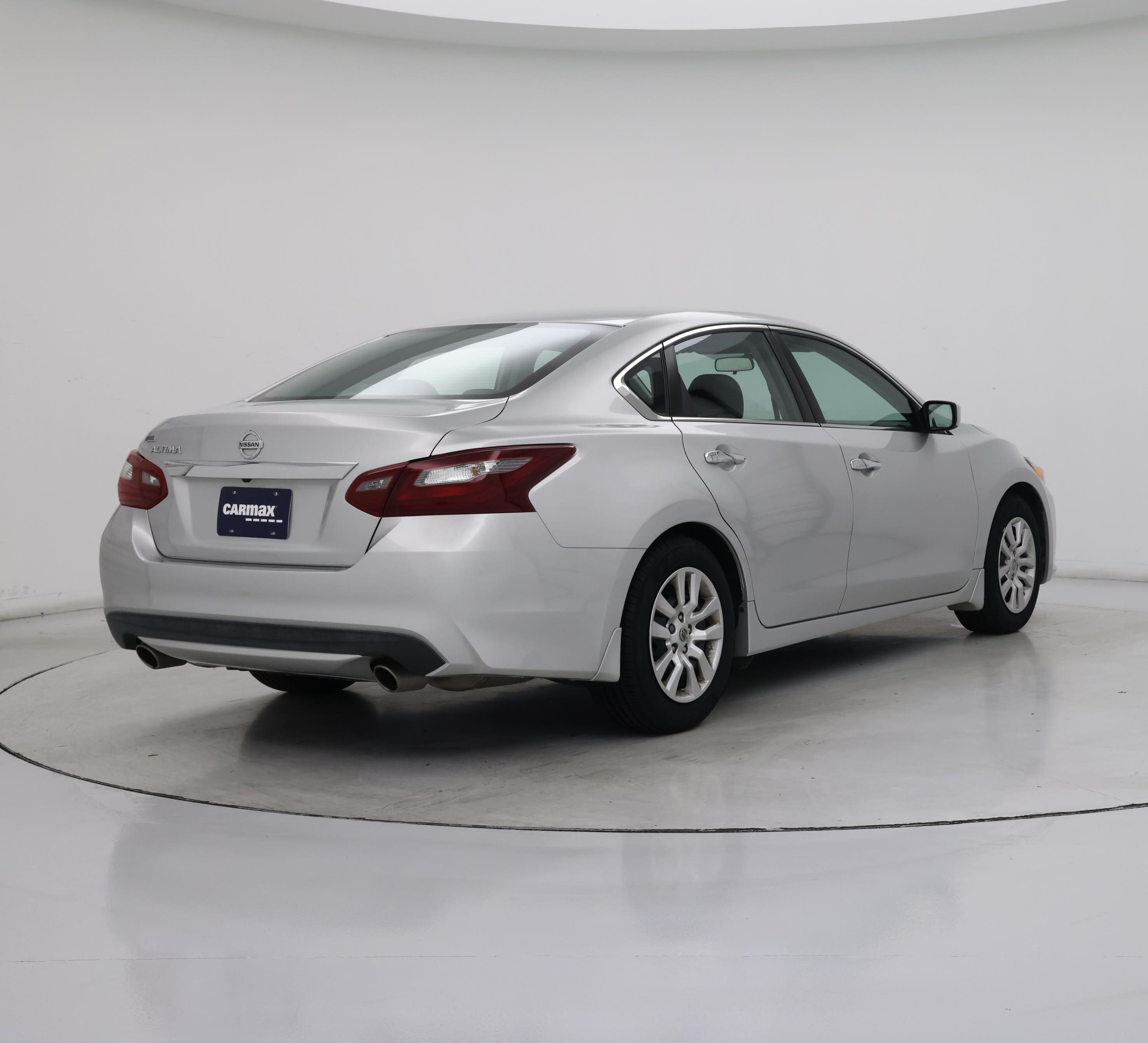 Thumbnail: 2018 Nissan Altima - 8