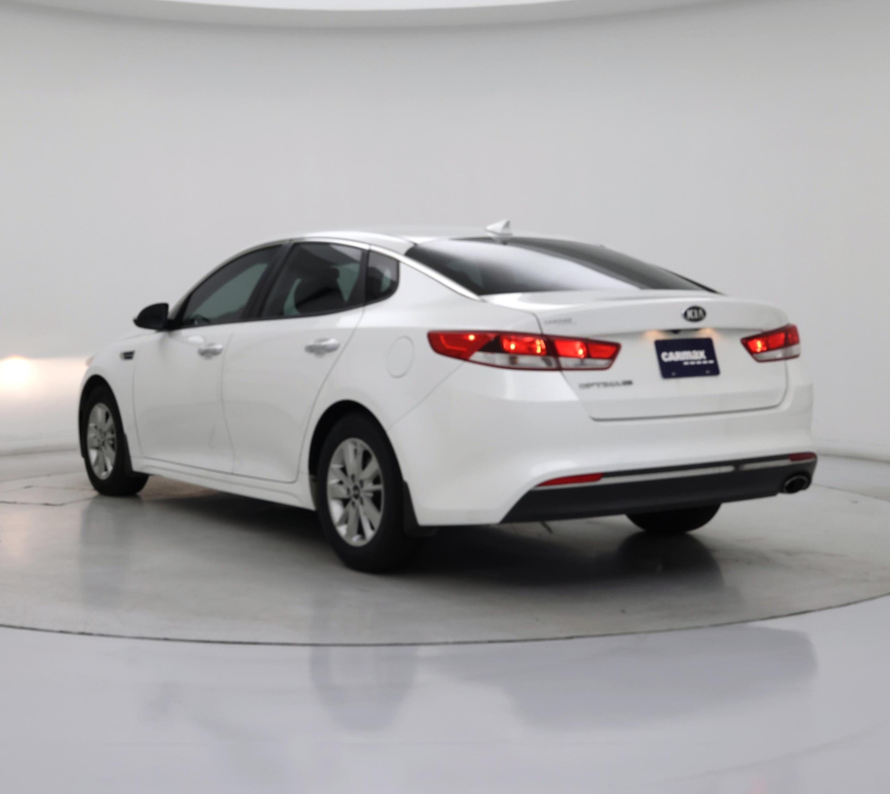Thumbnail: 2016 Kia Optima - 2