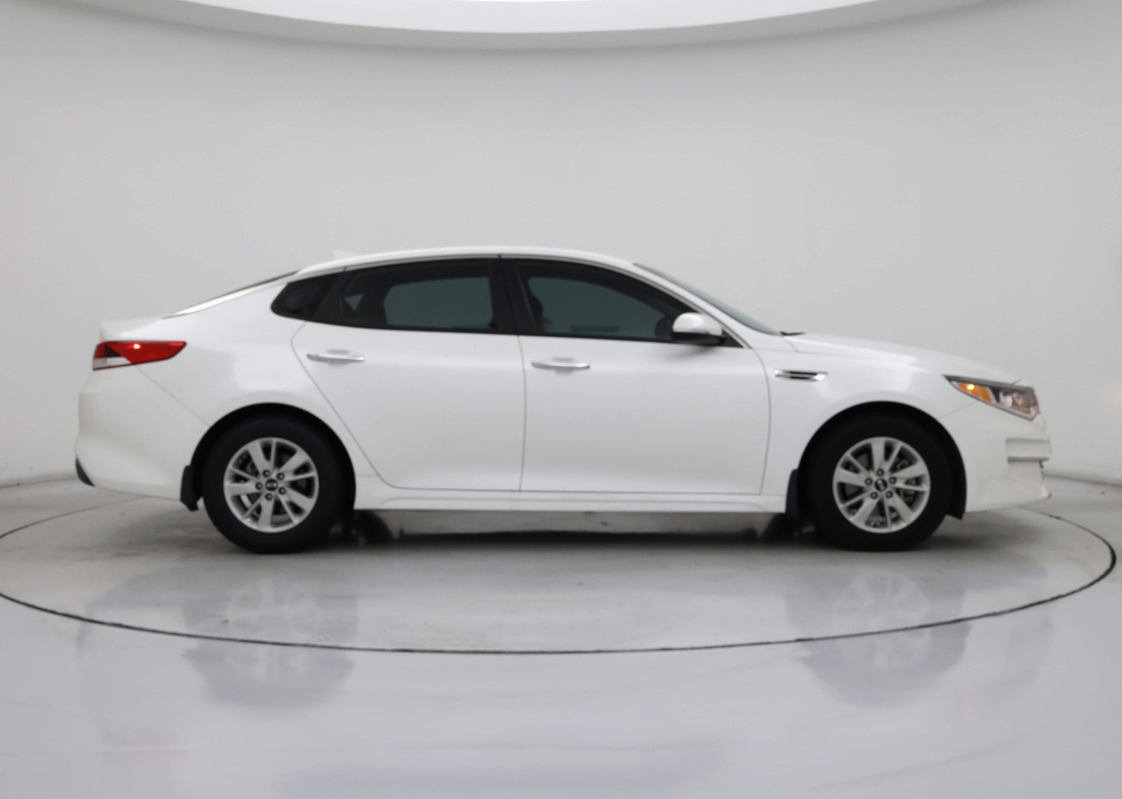 Thumbnail: 2016 Kia Optima - 7