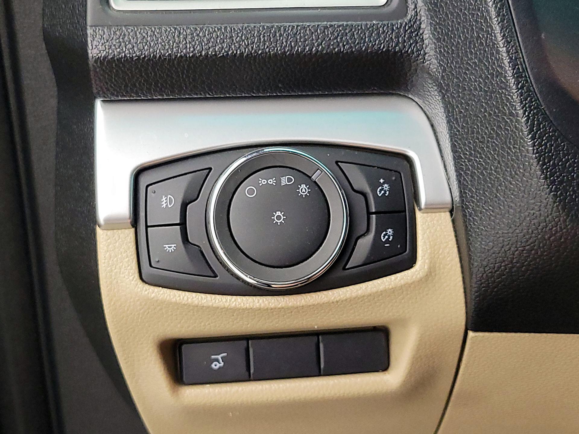 Thumbnail: 2017 Ford Explorer - 13