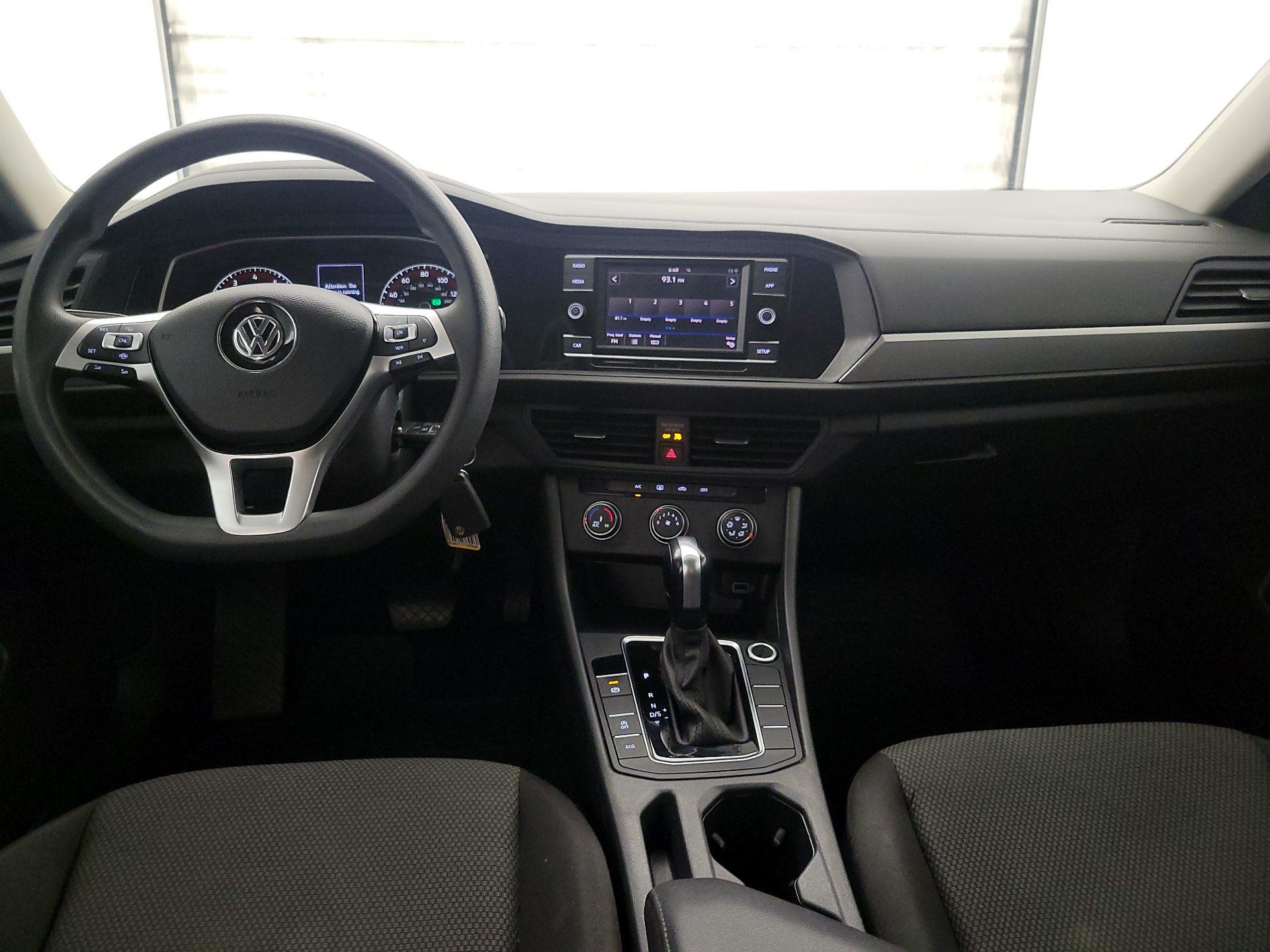 Thumbnail: 2019 Volkswagen Jetta - 9