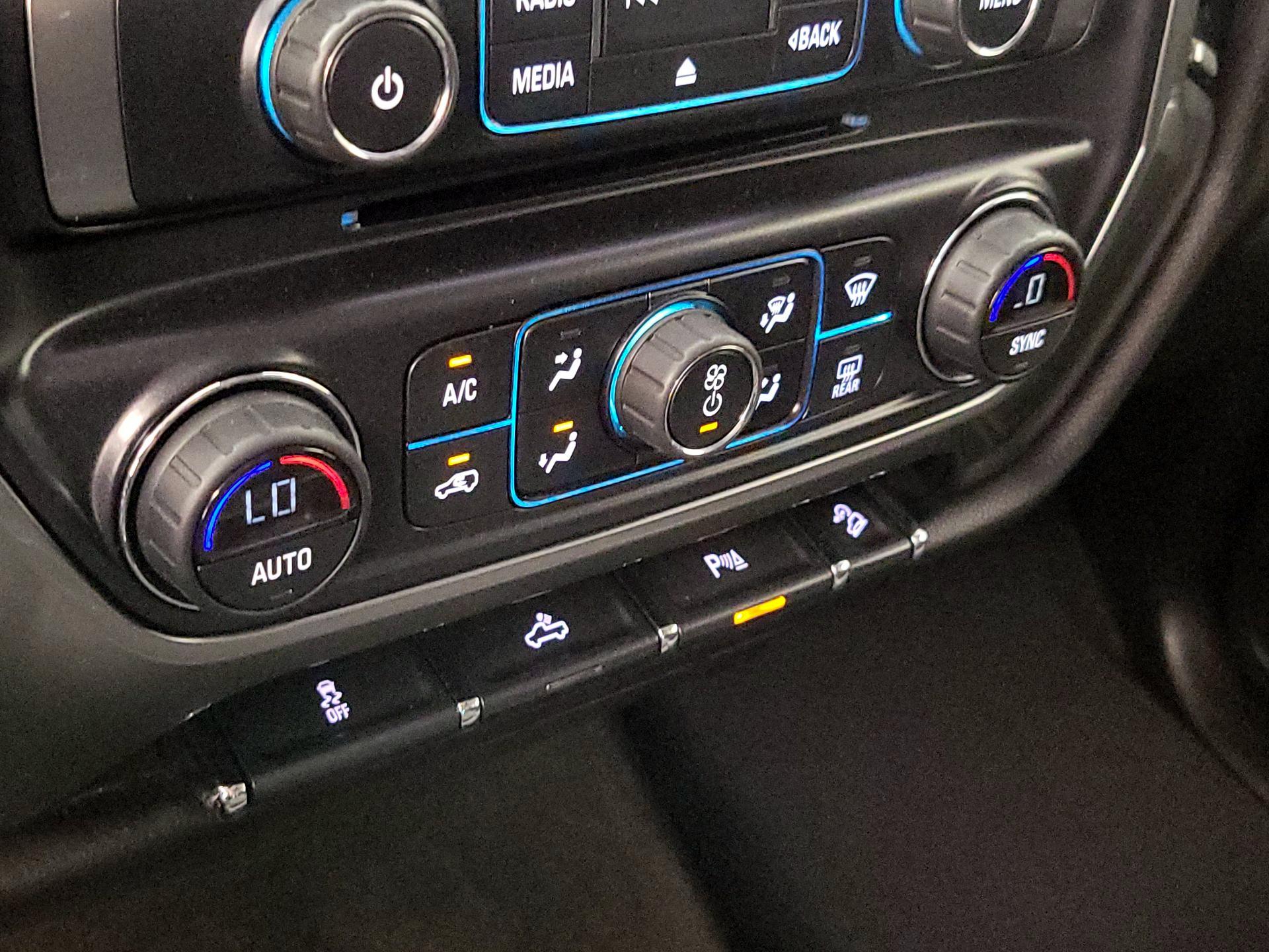 Thumbnail: 2015 Chevrolet Silverado 1500 - 16