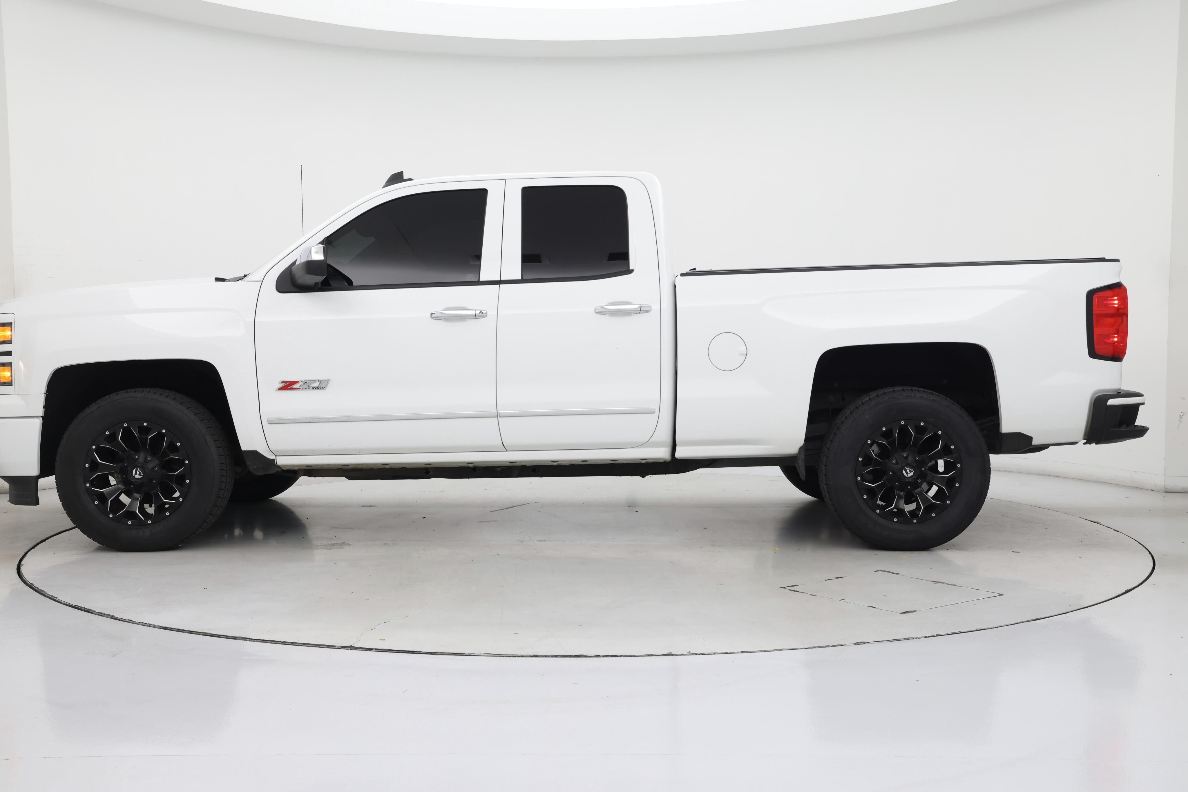 Thumbnail: 2015 Chevrolet Silverado 1500 - 3