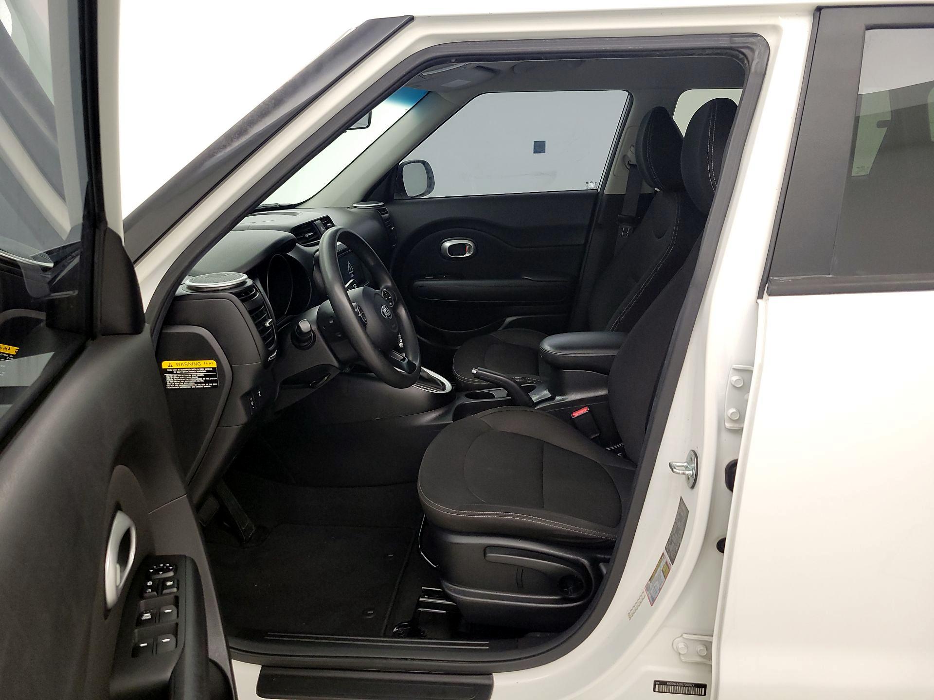 Thumbnail: 2016 Kia Soul - 11