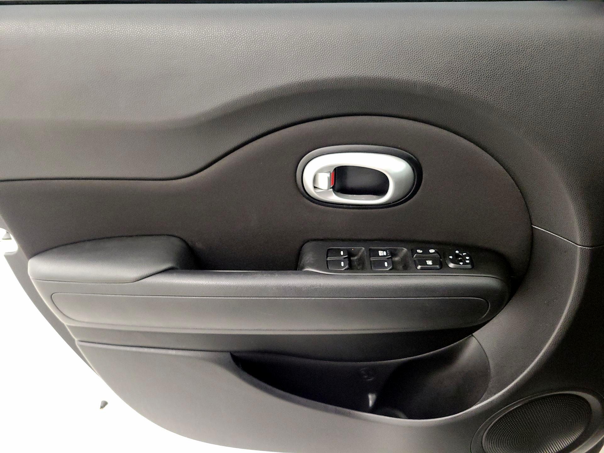 Thumbnail: 2016 Kia Soul - 12