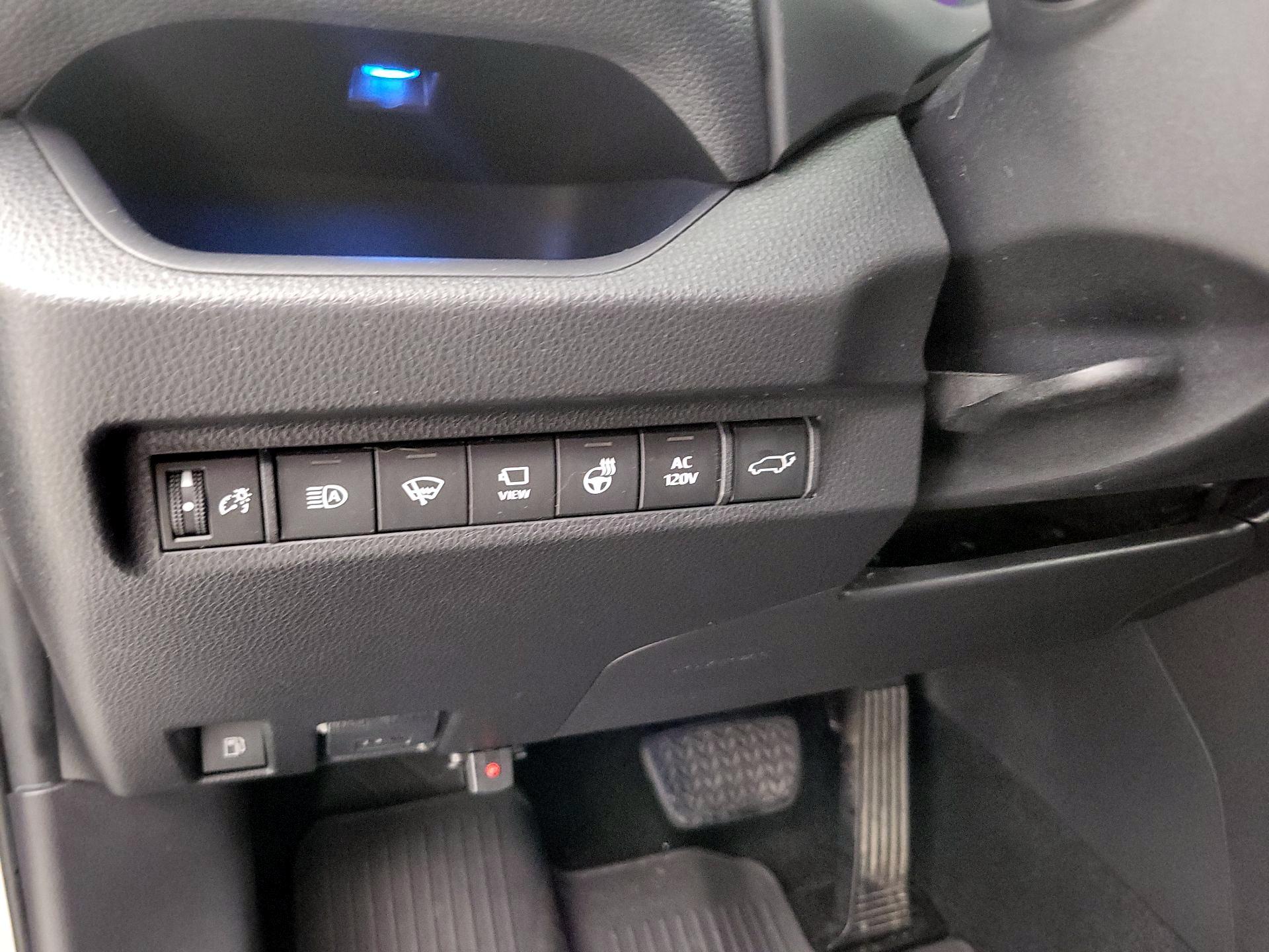 Thumbnail: 2021 Toyota RAV4 - 13