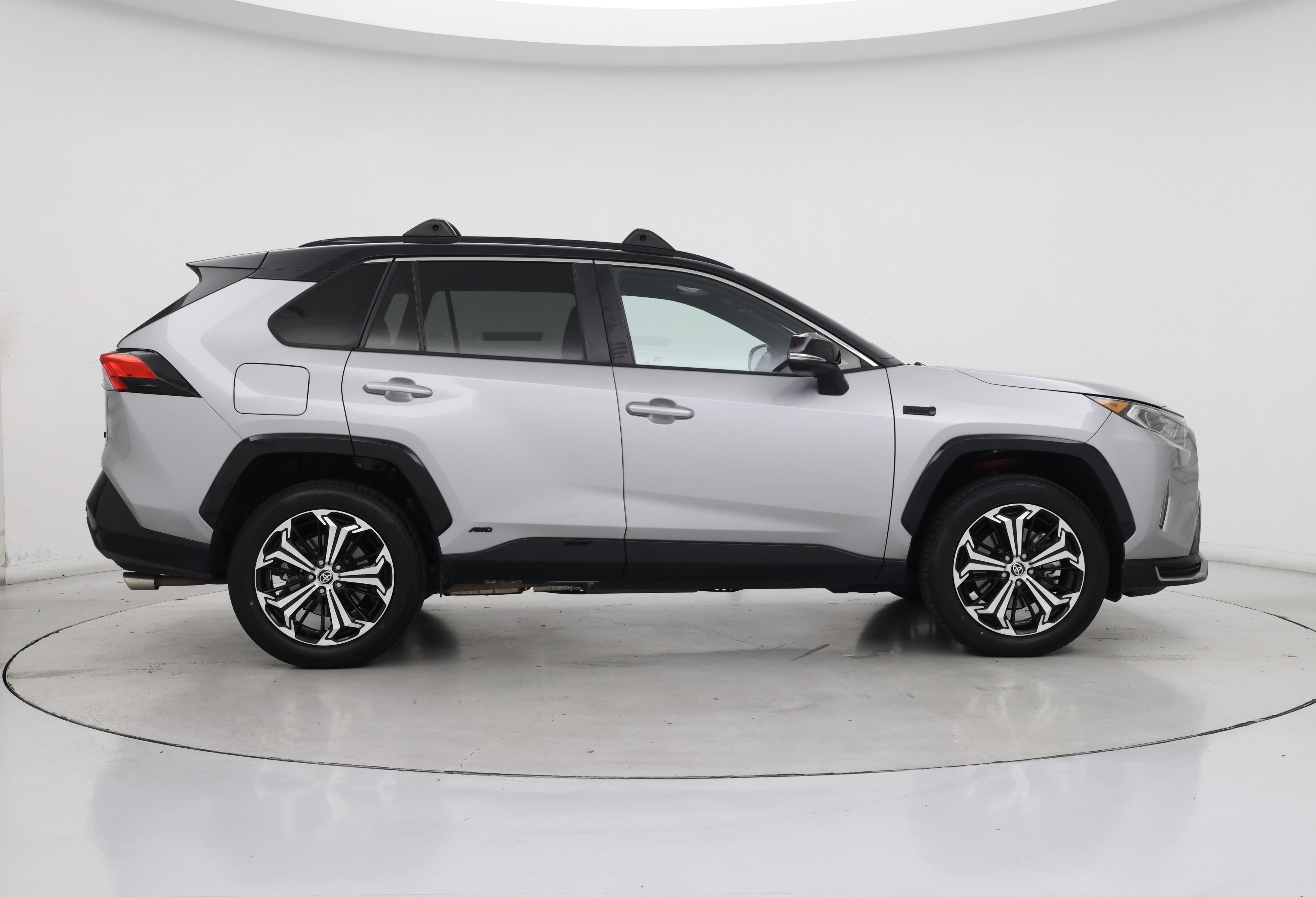 Thumbnail: 2021 Toyota RAV4 - 7