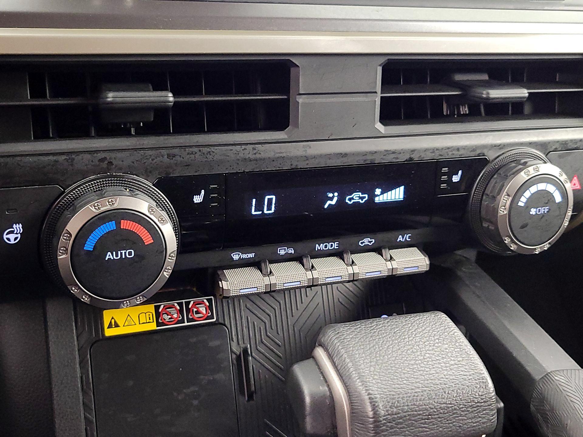 Thumbnail: 2024 Toyota Tacoma - 16