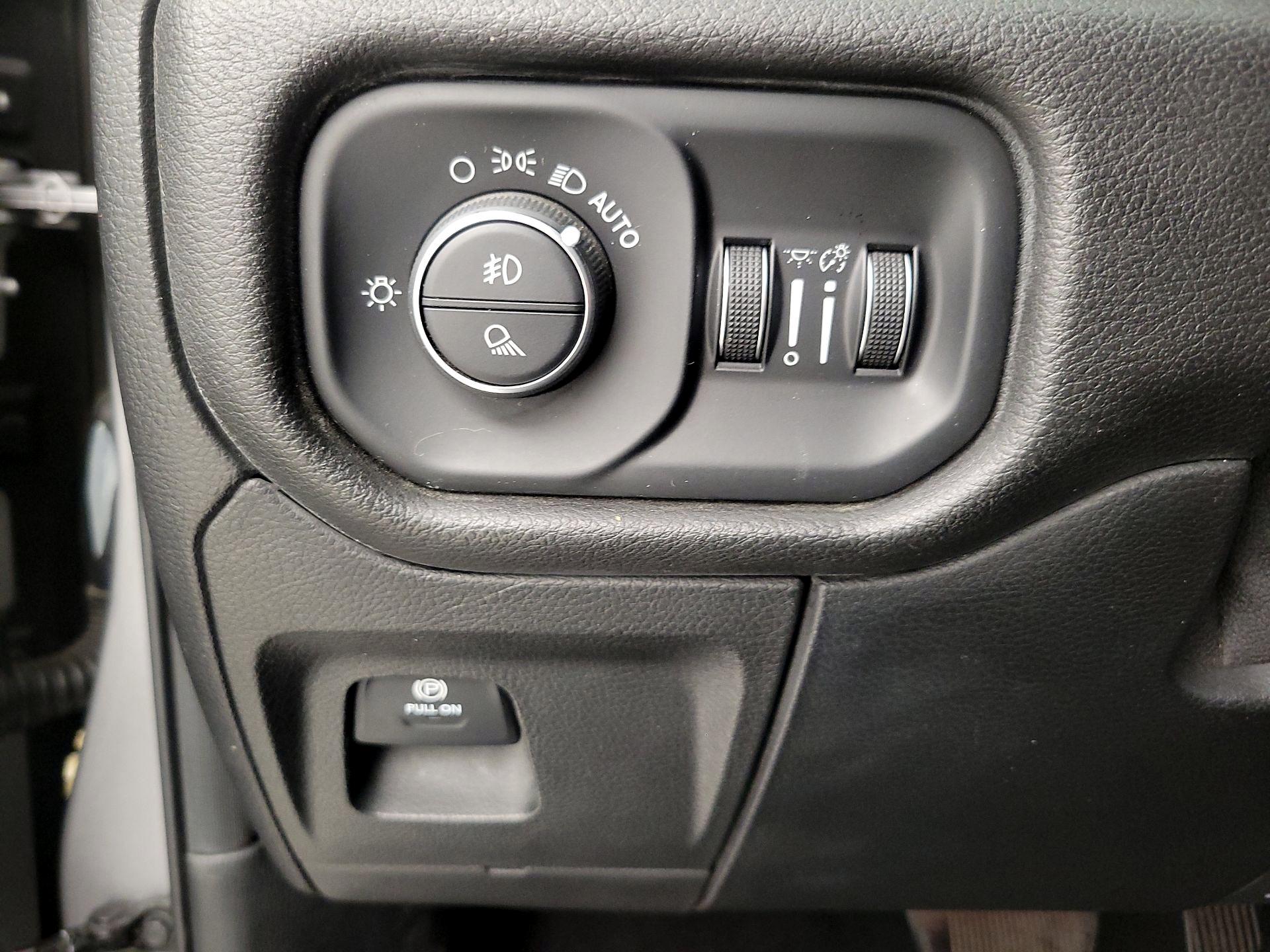 Thumbnail: 2019 RAM 1500 - 13