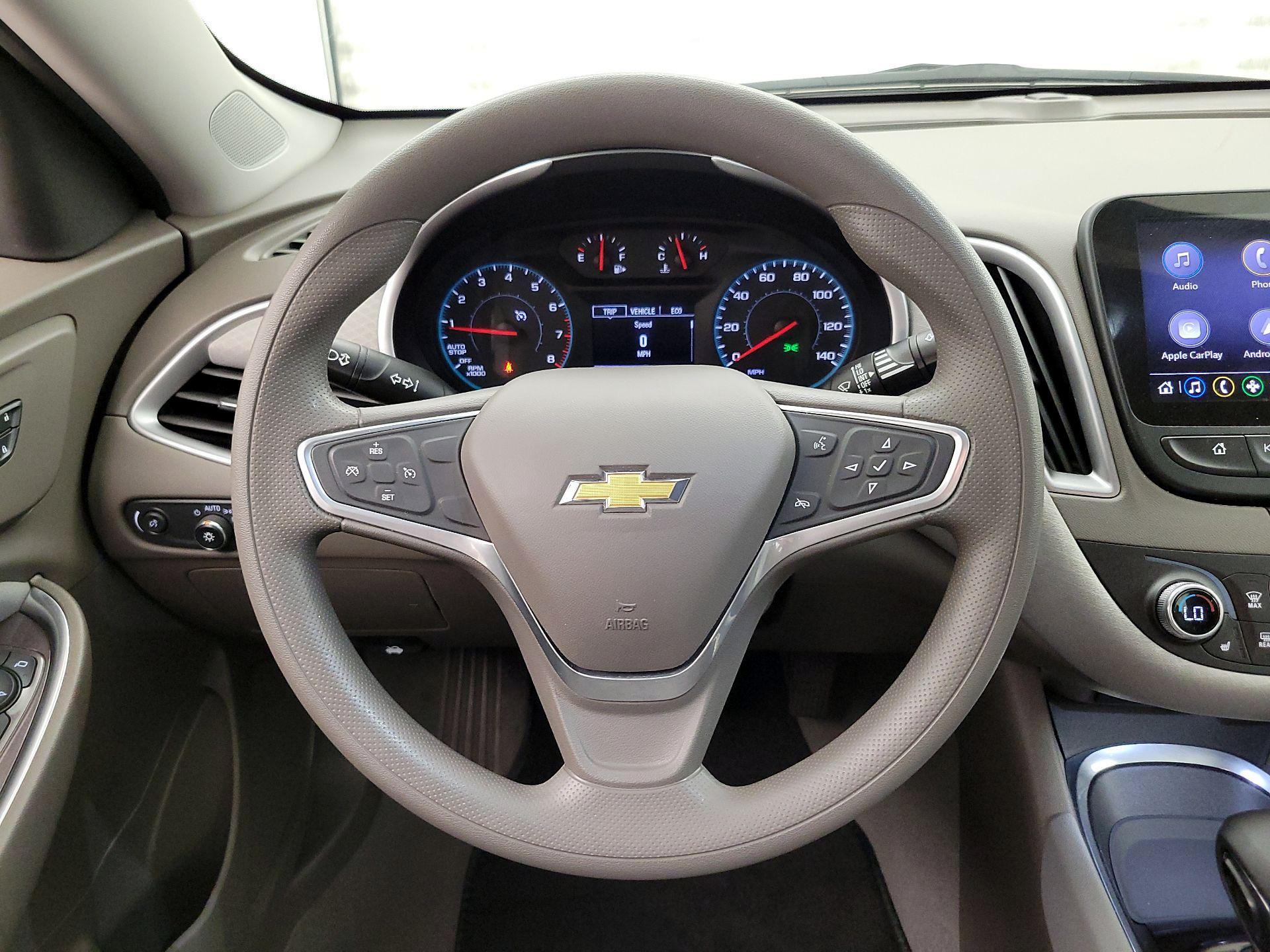 Thumbnail: 2022 Chevrolet Malibu - 10