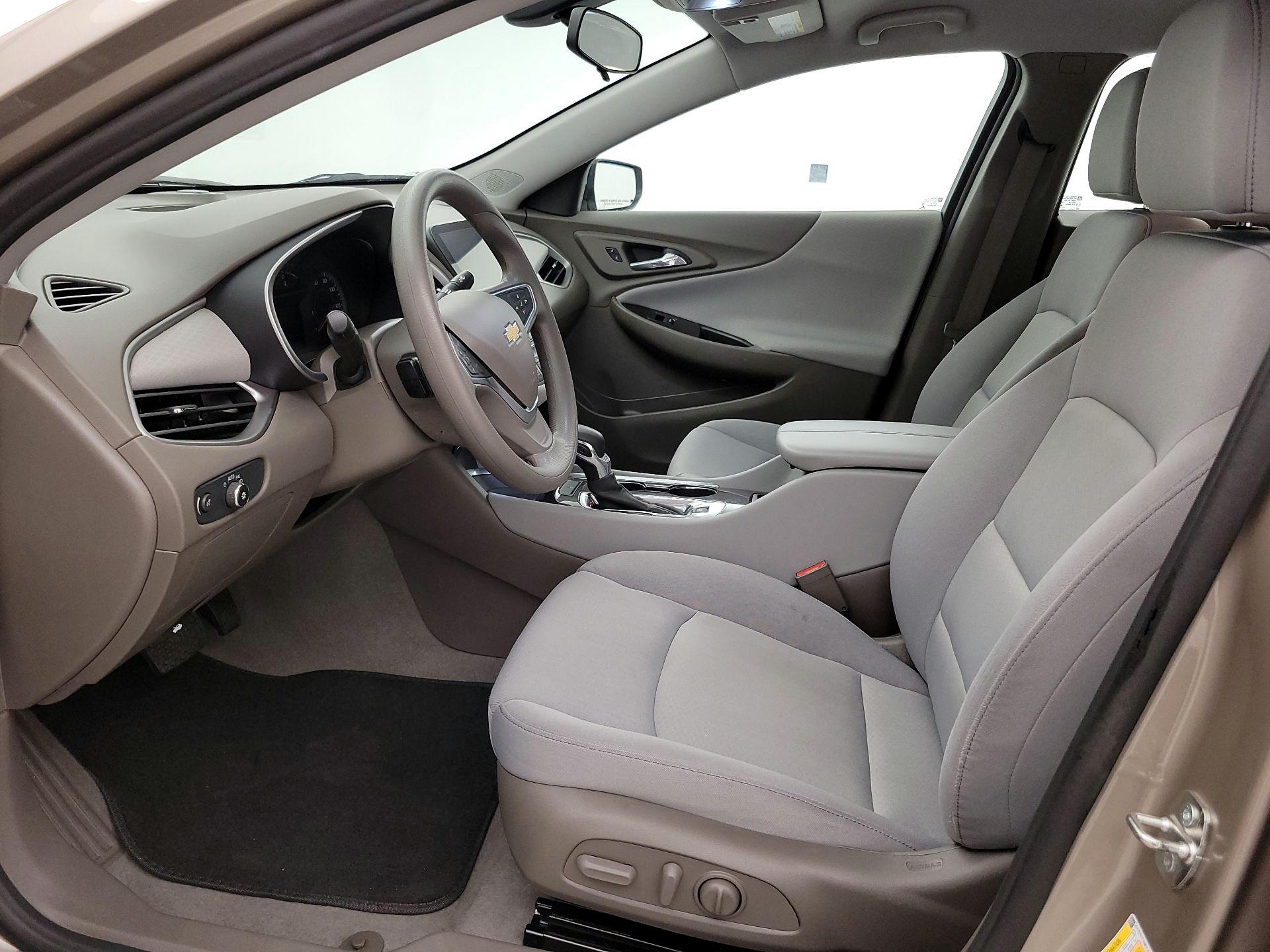 Thumbnail: 2022 Chevrolet Malibu - 11