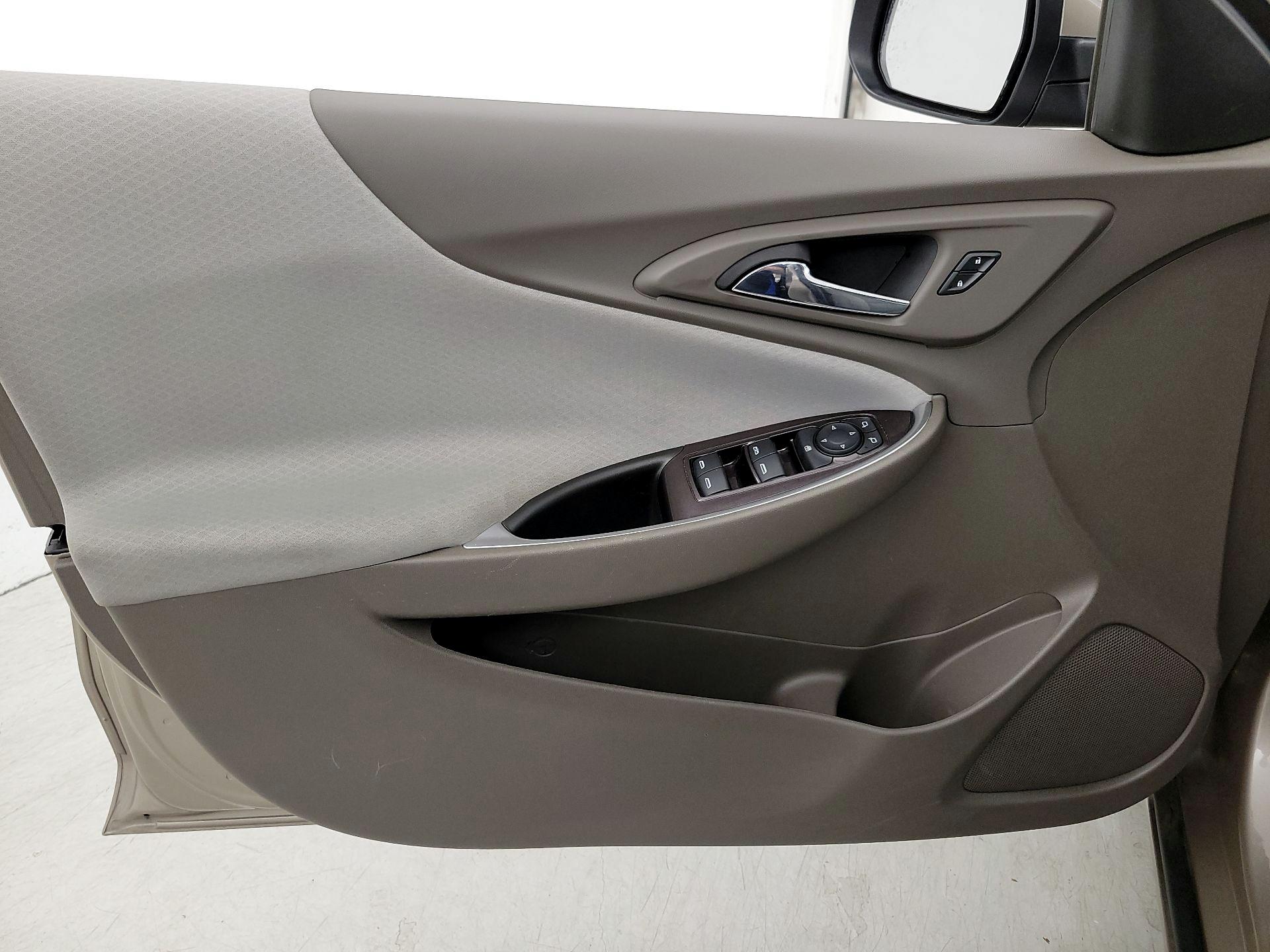 Thumbnail: 2022 Chevrolet Malibu - 12