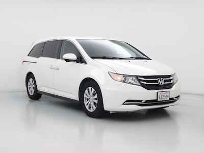 White 2016 Honda Odyssey SE