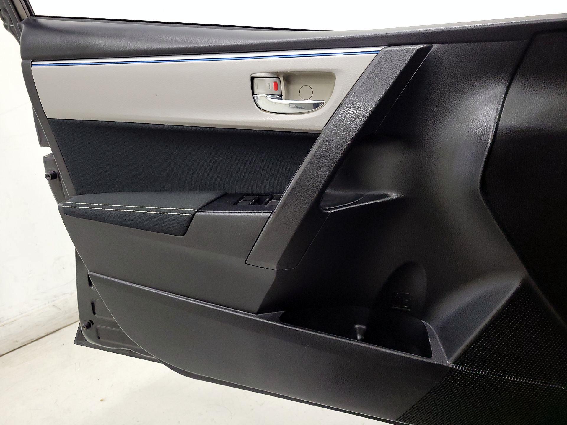 Thumbnail: 2016 Toyota Corolla - 12