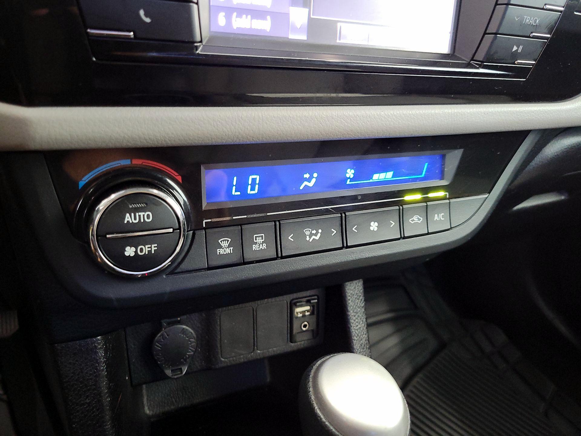 Thumbnail: 2016 Toyota Corolla - 16