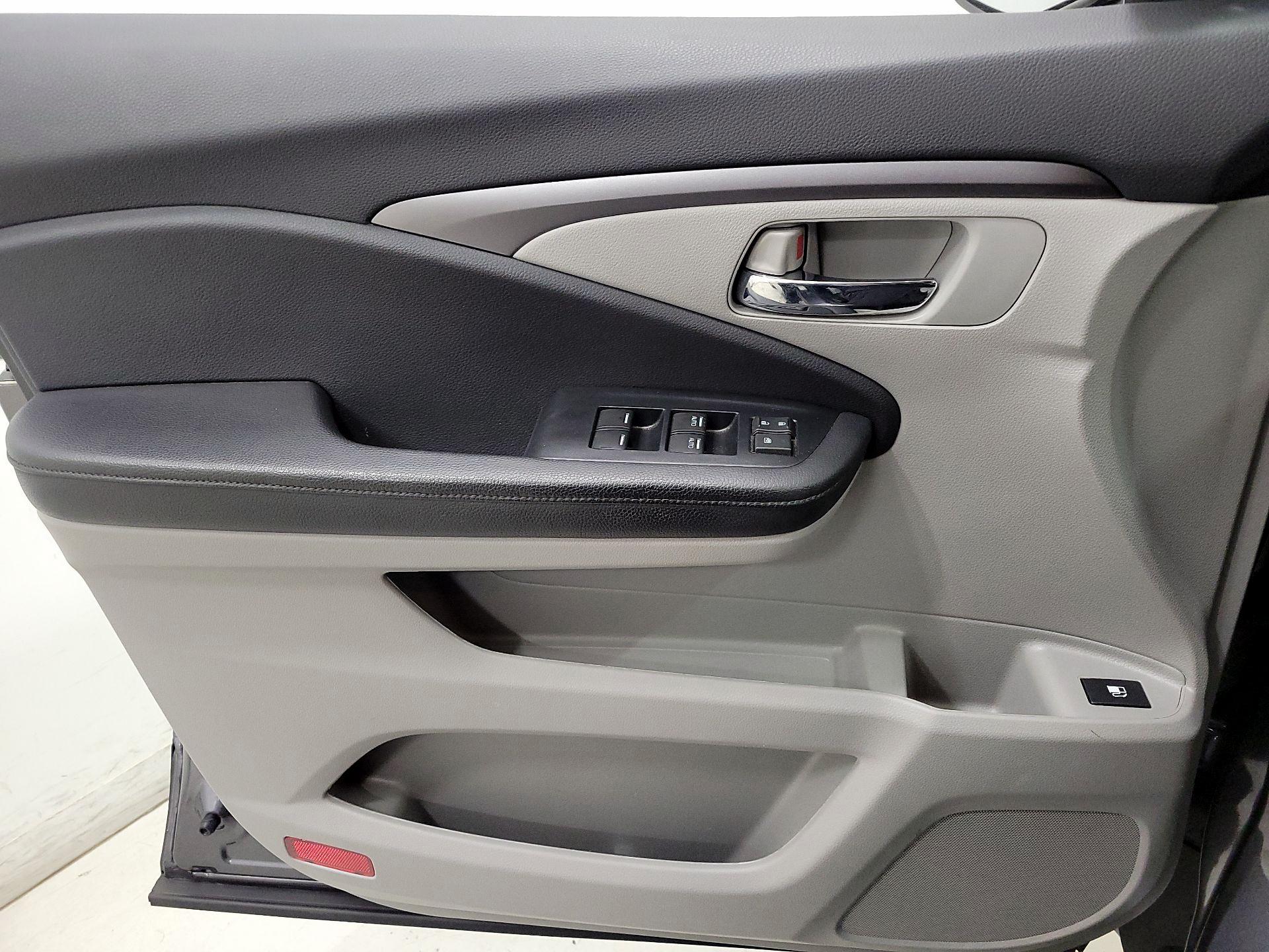 Thumbnail: 2020 Honda Pilot - 12