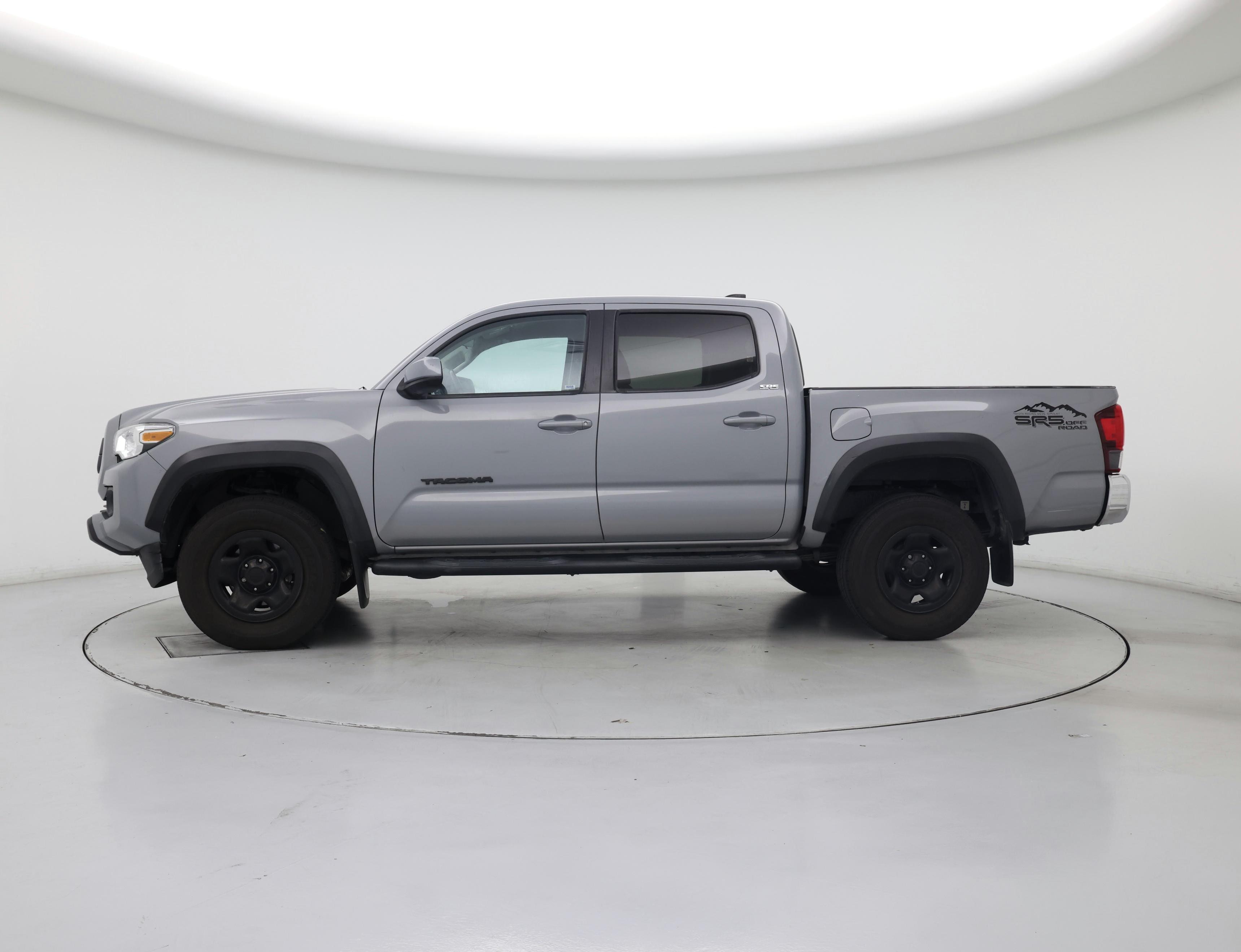 Thumbnail: 2020 Toyota Tacoma - 3