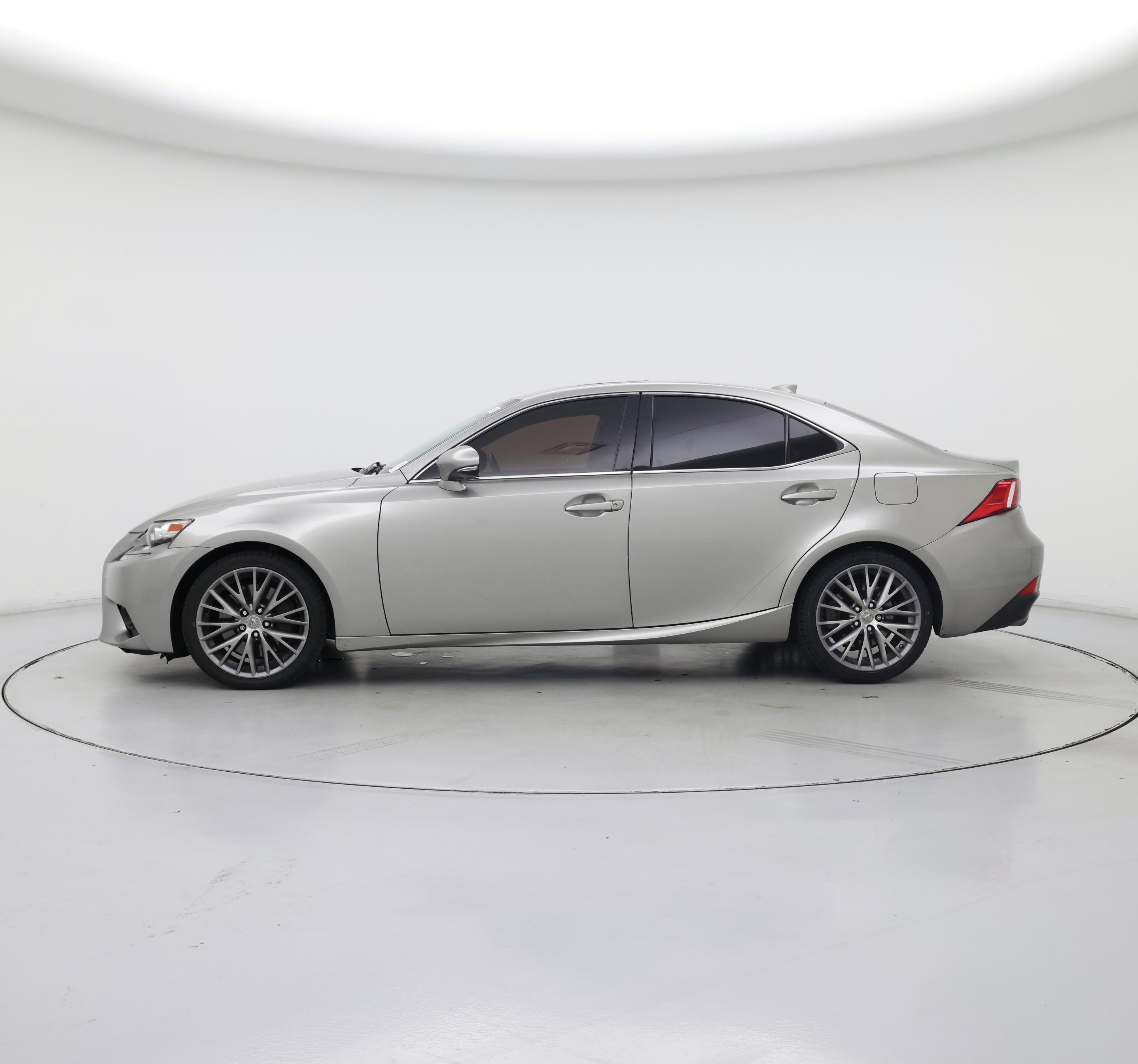 Thumbnail: 2016 Lexus IS - 3