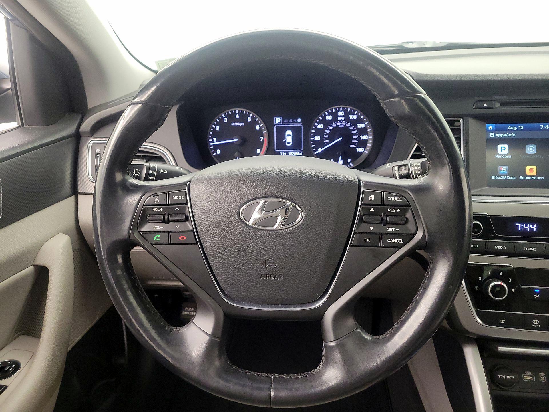 Thumbnail: 2016 Hyundai Sonata - 10