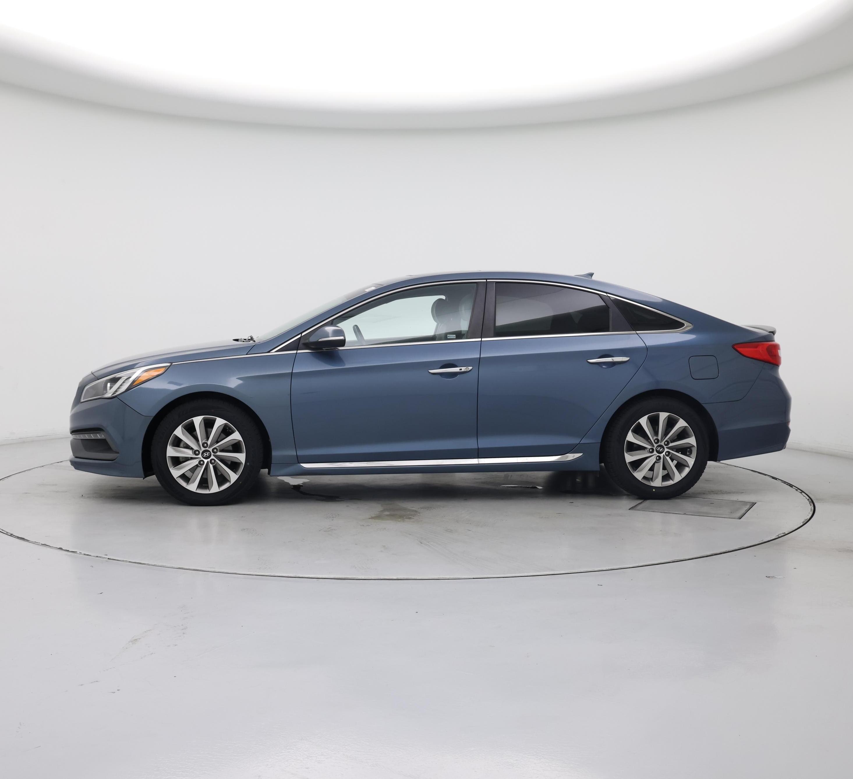 Thumbnail: 2016 Hyundai Sonata - 3