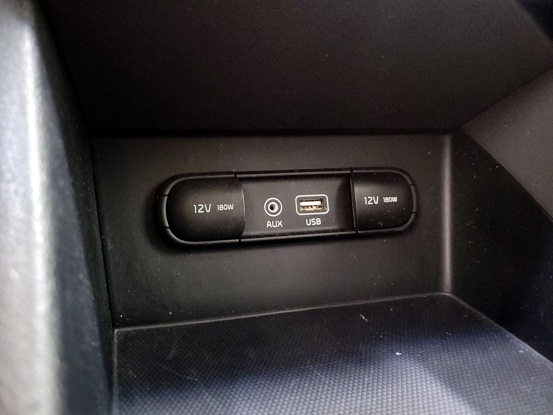 Thumbnail: 2019 Kia Niro - 18