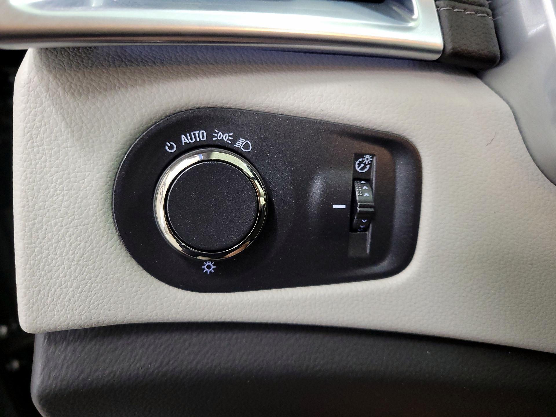 Thumbnail: 2014 Cadillac SRX - 13