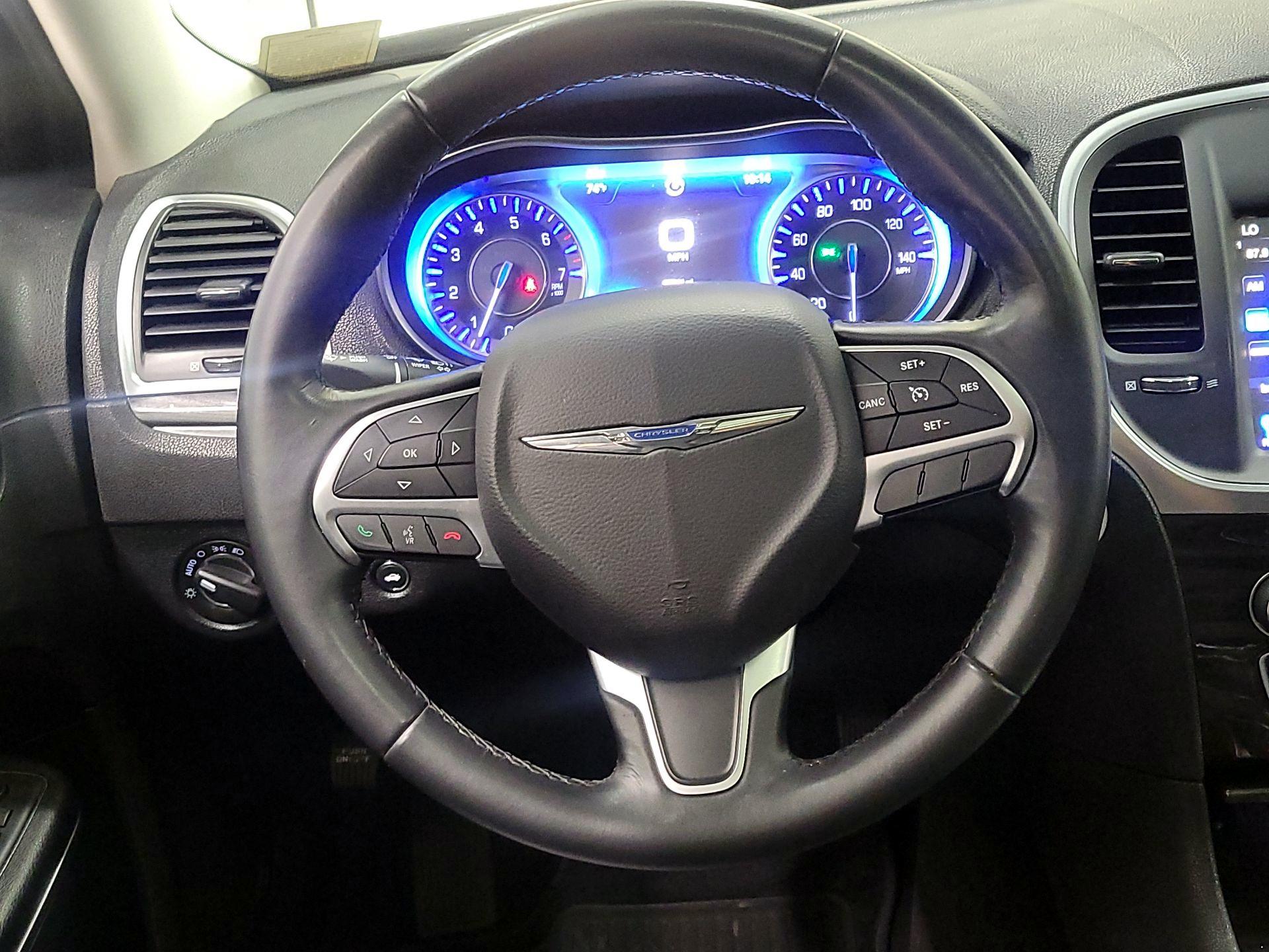 Thumbnail: 2015 Chrysler 300 - 10