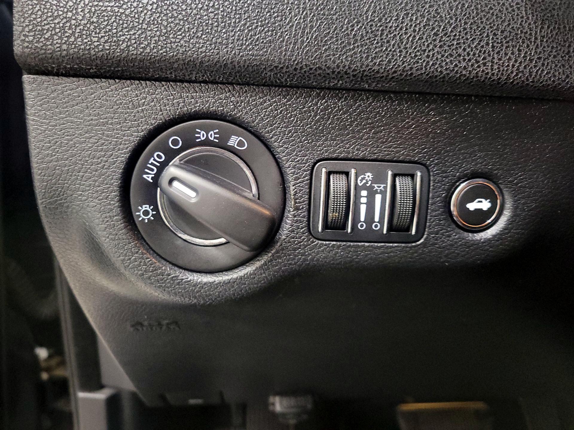 Thumbnail: 2015 Chrysler 300 - 13