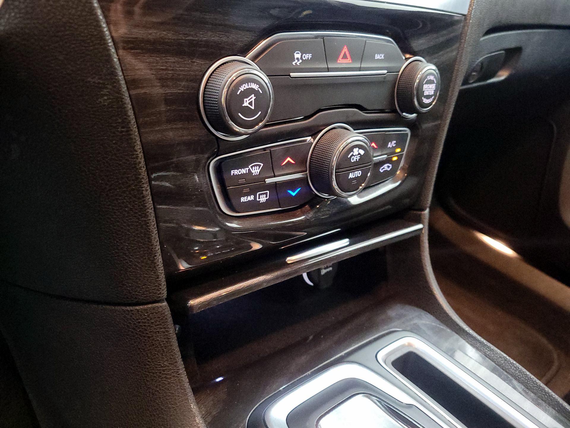 Thumbnail: 2015 Chrysler 300 - 16
