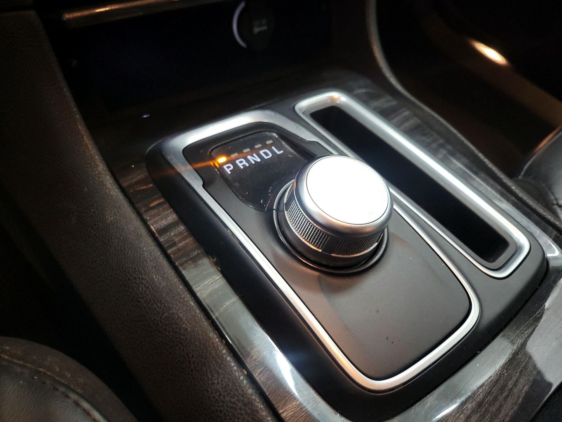 Thumbnail: 2015 Chrysler 300 - 17