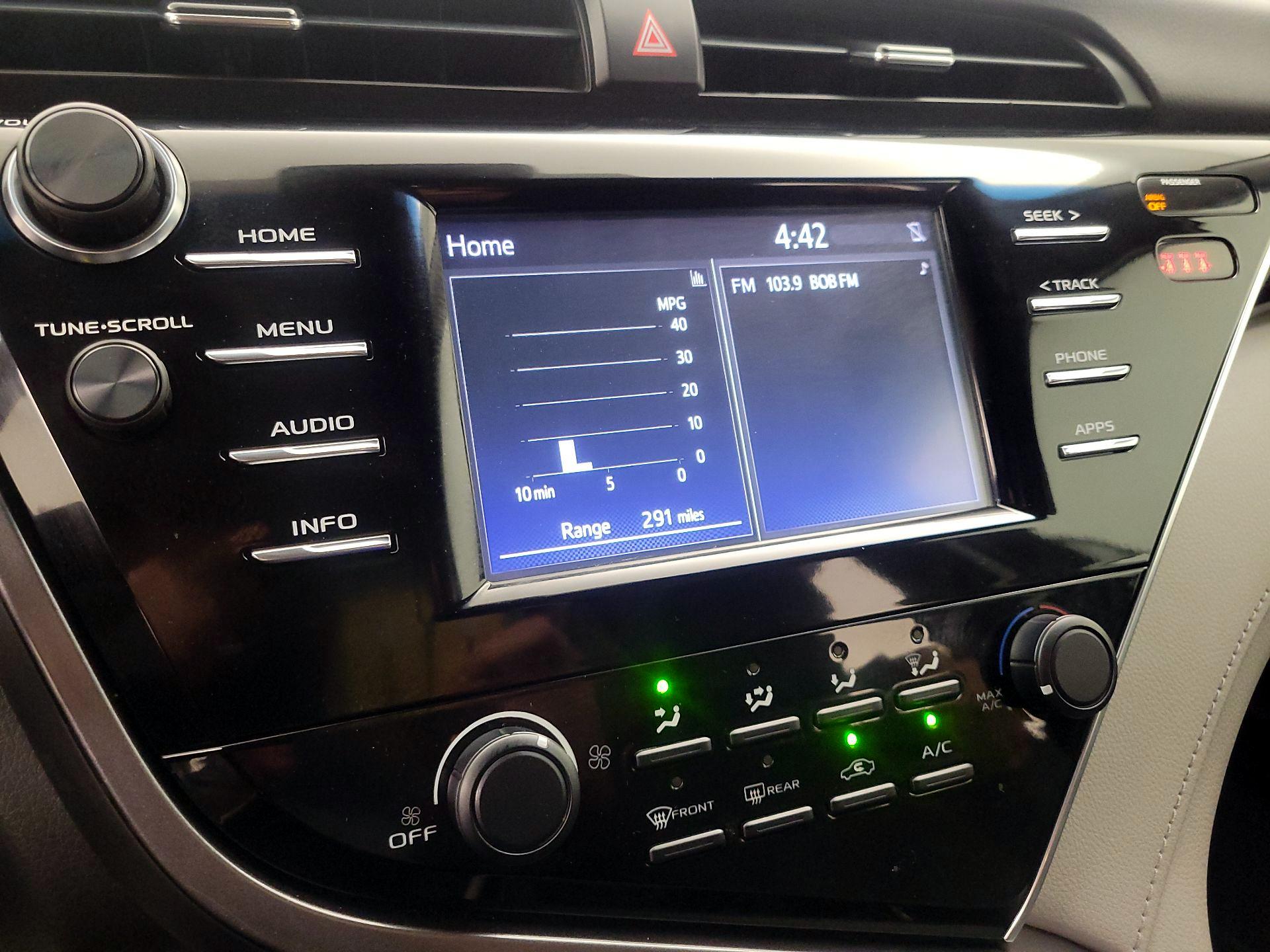 Thumbnail: 2018 Toyota Camry - 15