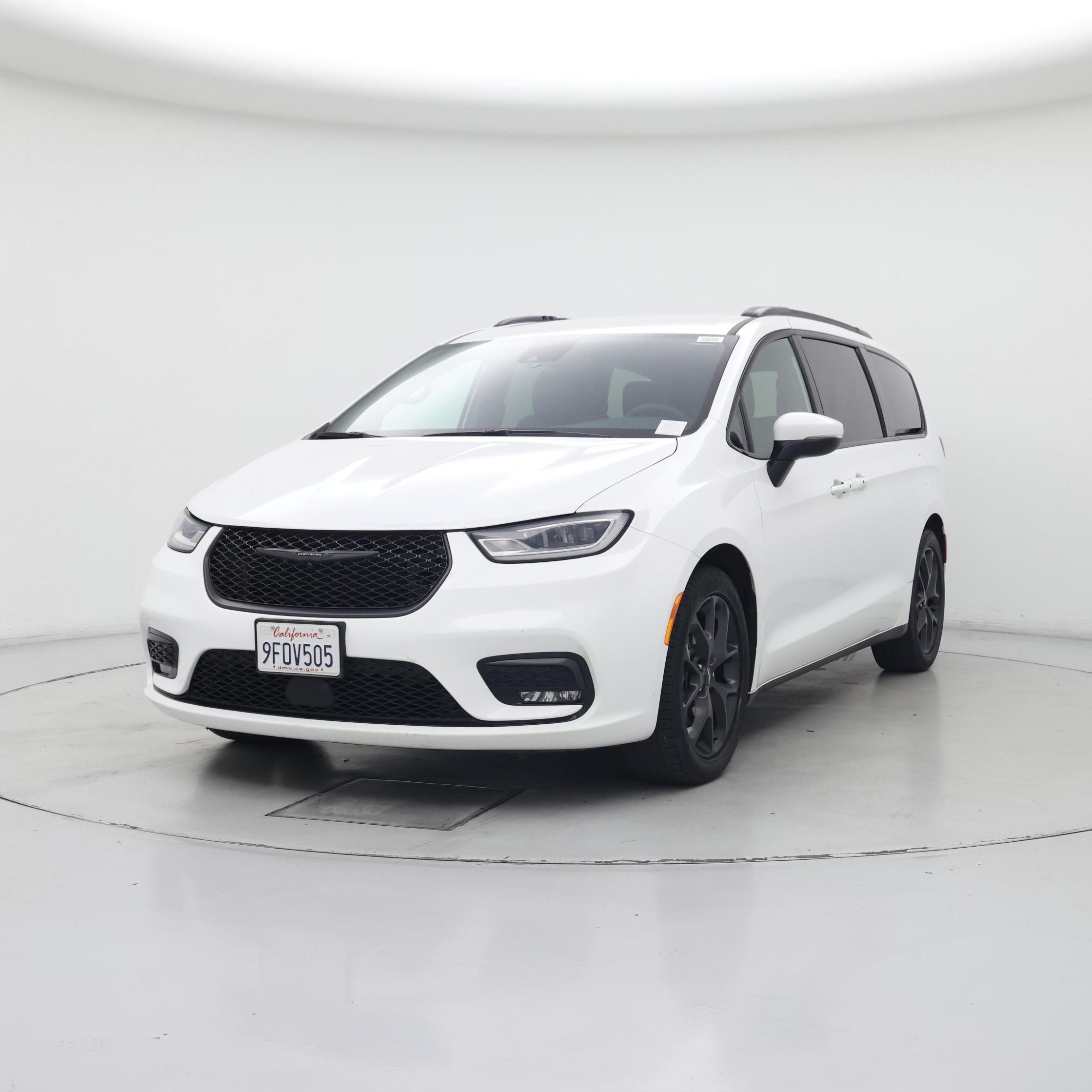 Thumbnail: 2023 Chrysler Pacifica - 4