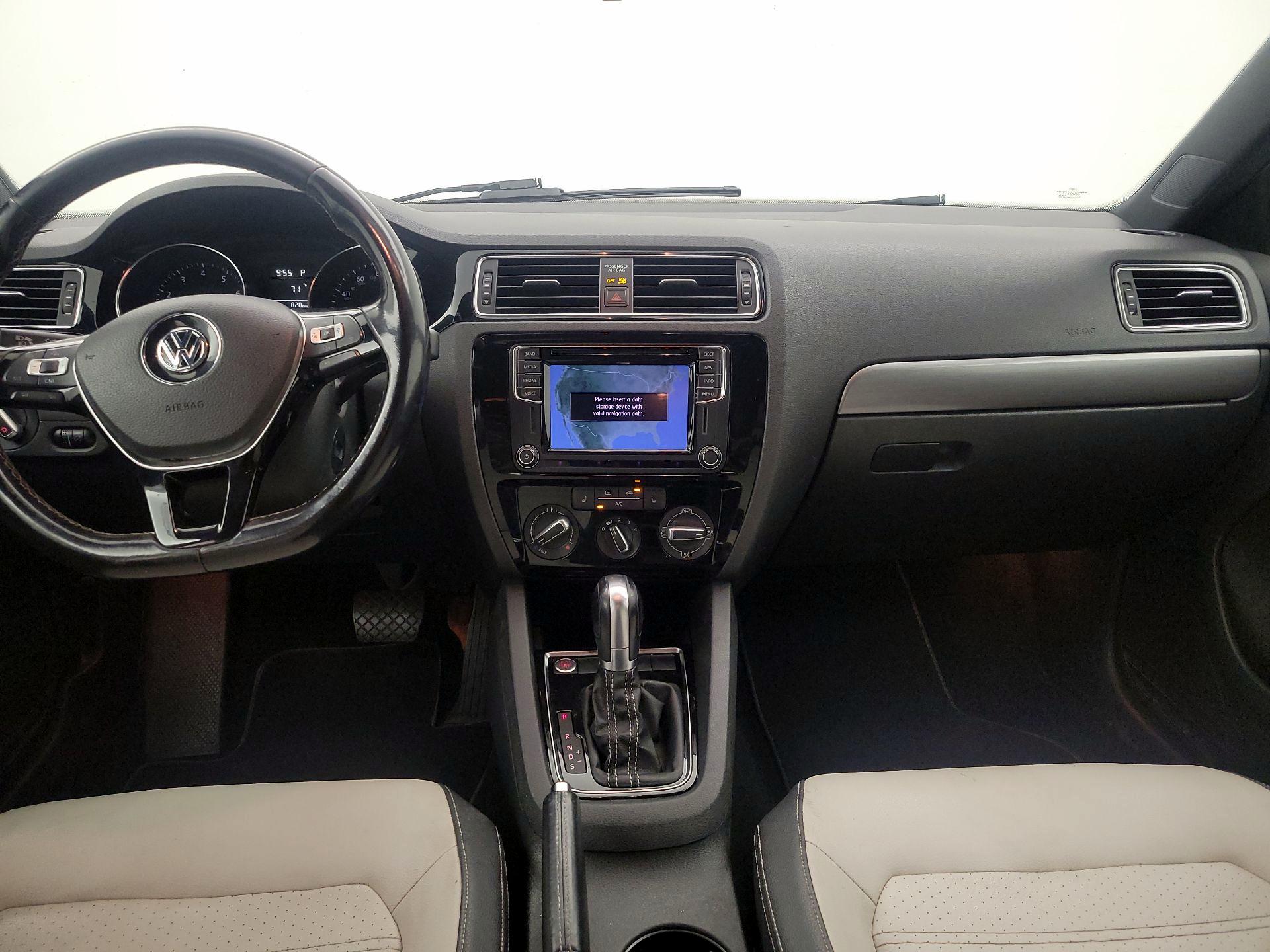 Thumbnail: 2016 Volkswagen Jetta - 9