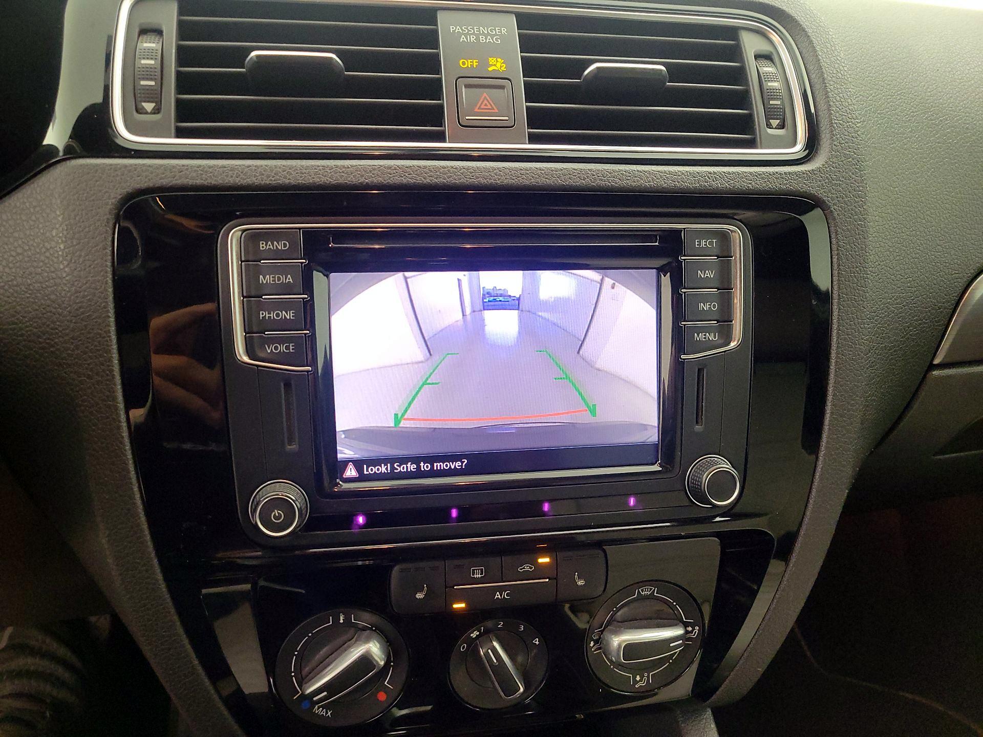 Thumbnail: 2016 Volkswagen Jetta - 15